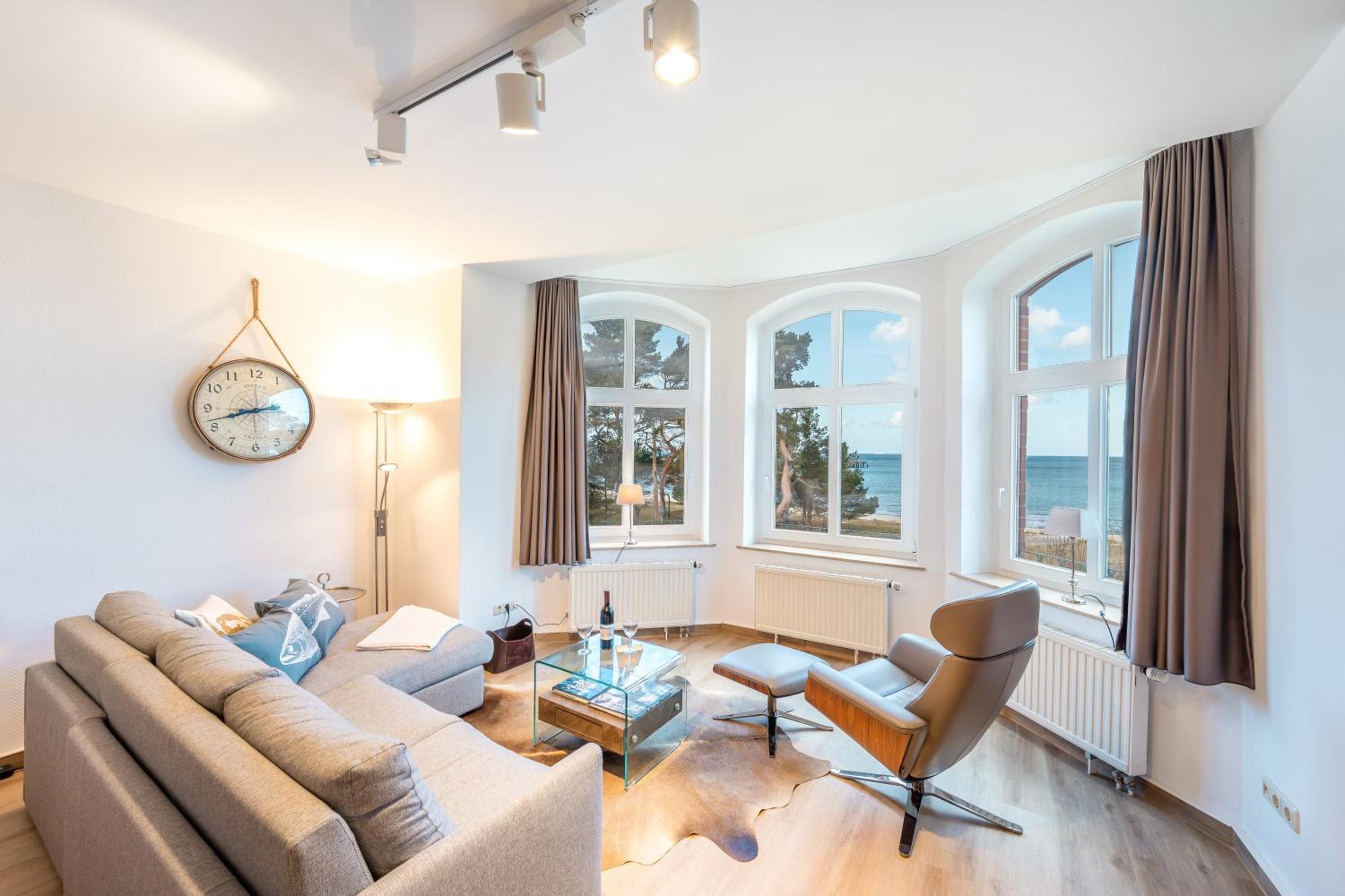 One-Bedroom Apartment with Sea View (First Floor) photo 1