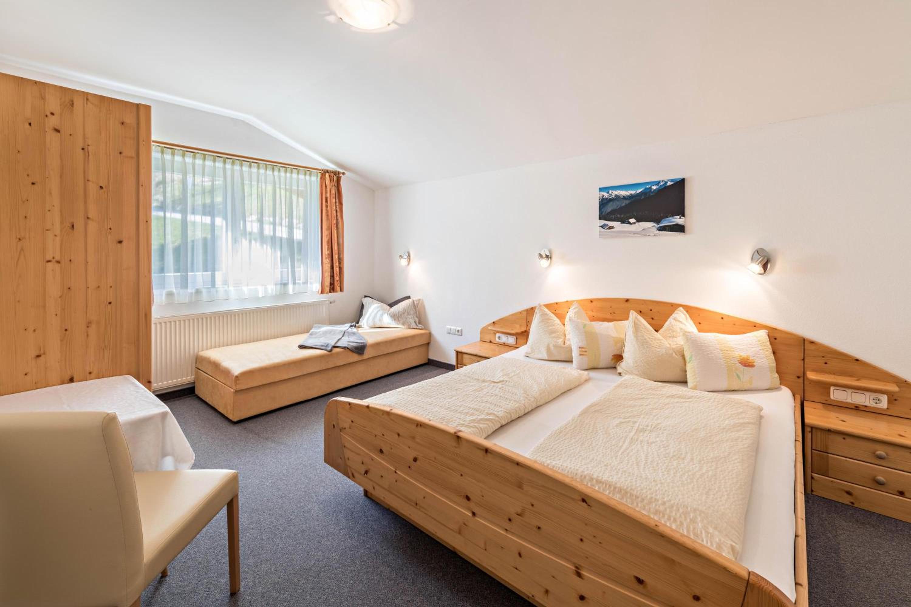 Two-Bedroom Deluxe Apartment with Garden View