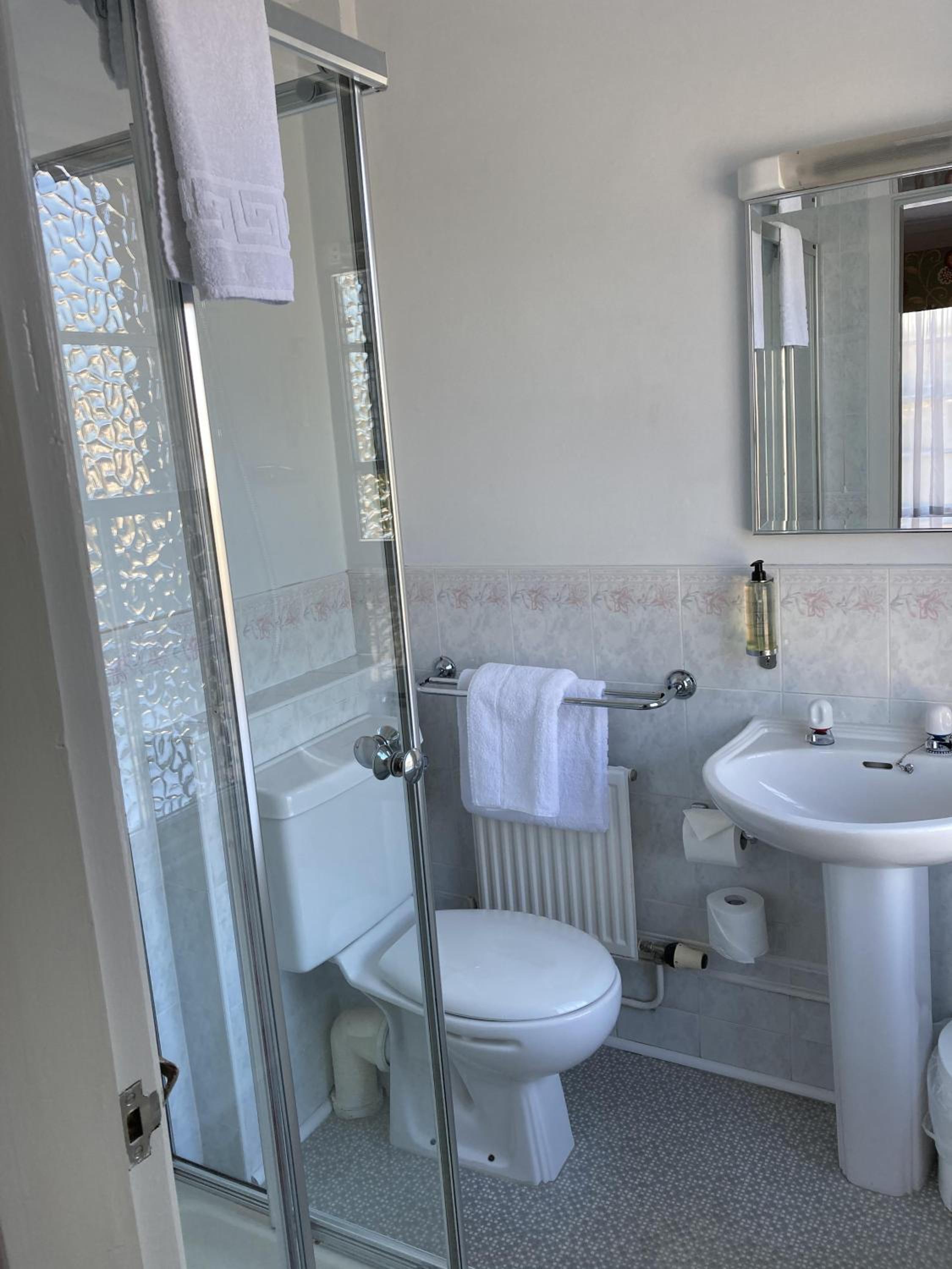 Double Room with Private Bathroom photo 3