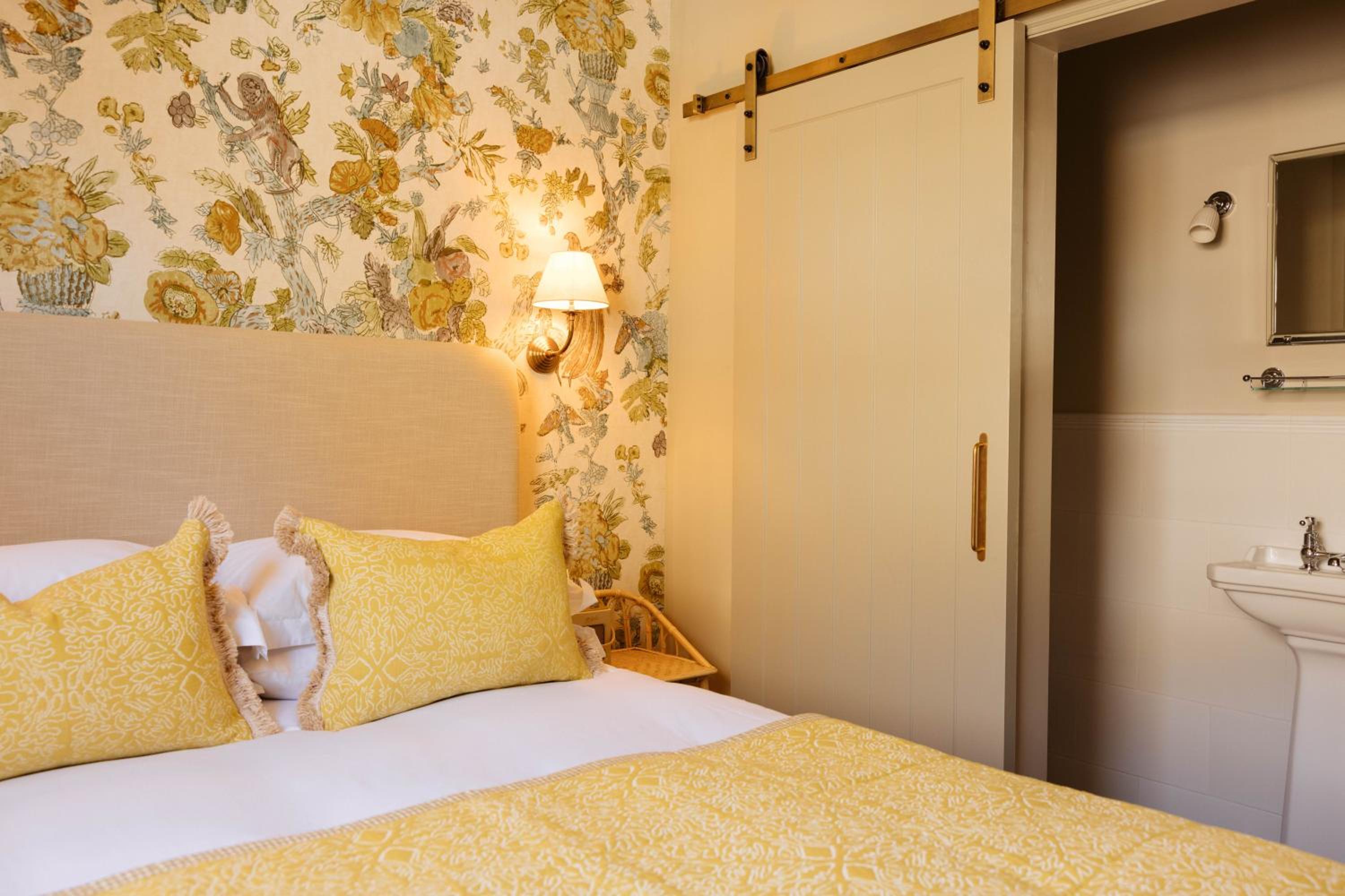 Cozy King Room photo 3