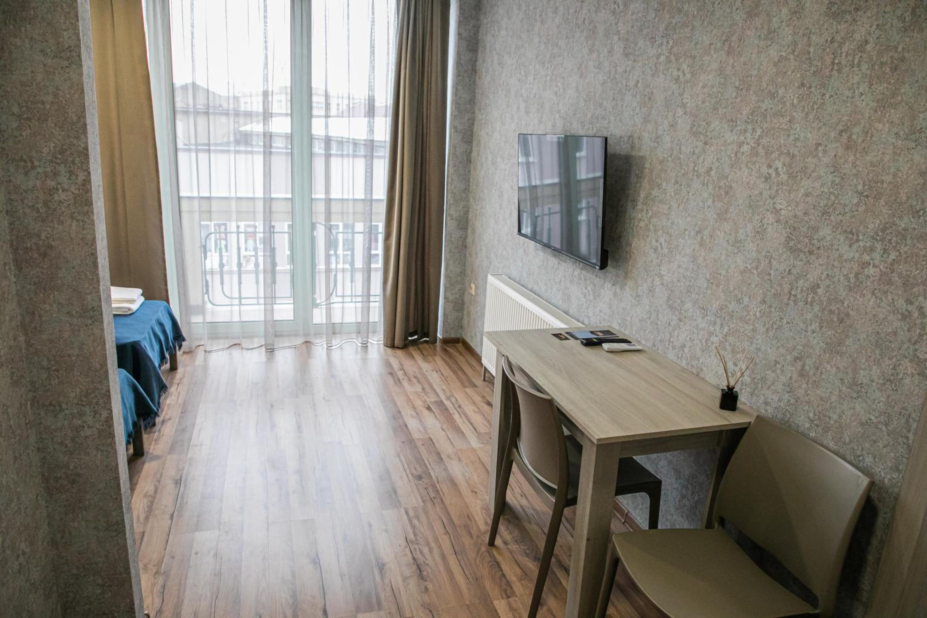 Double or Twin Room with Balcony photo 3
