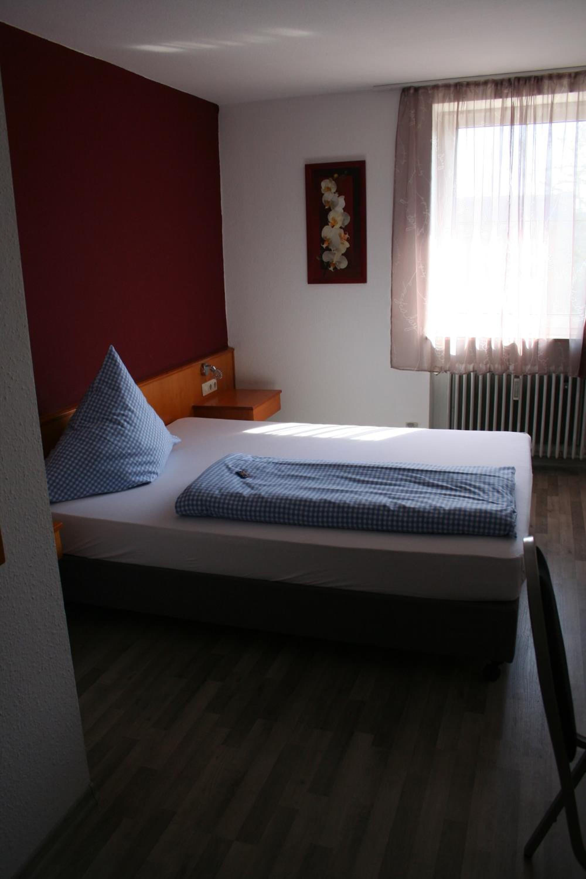 Double or Twin Room with Shower - Photo 1