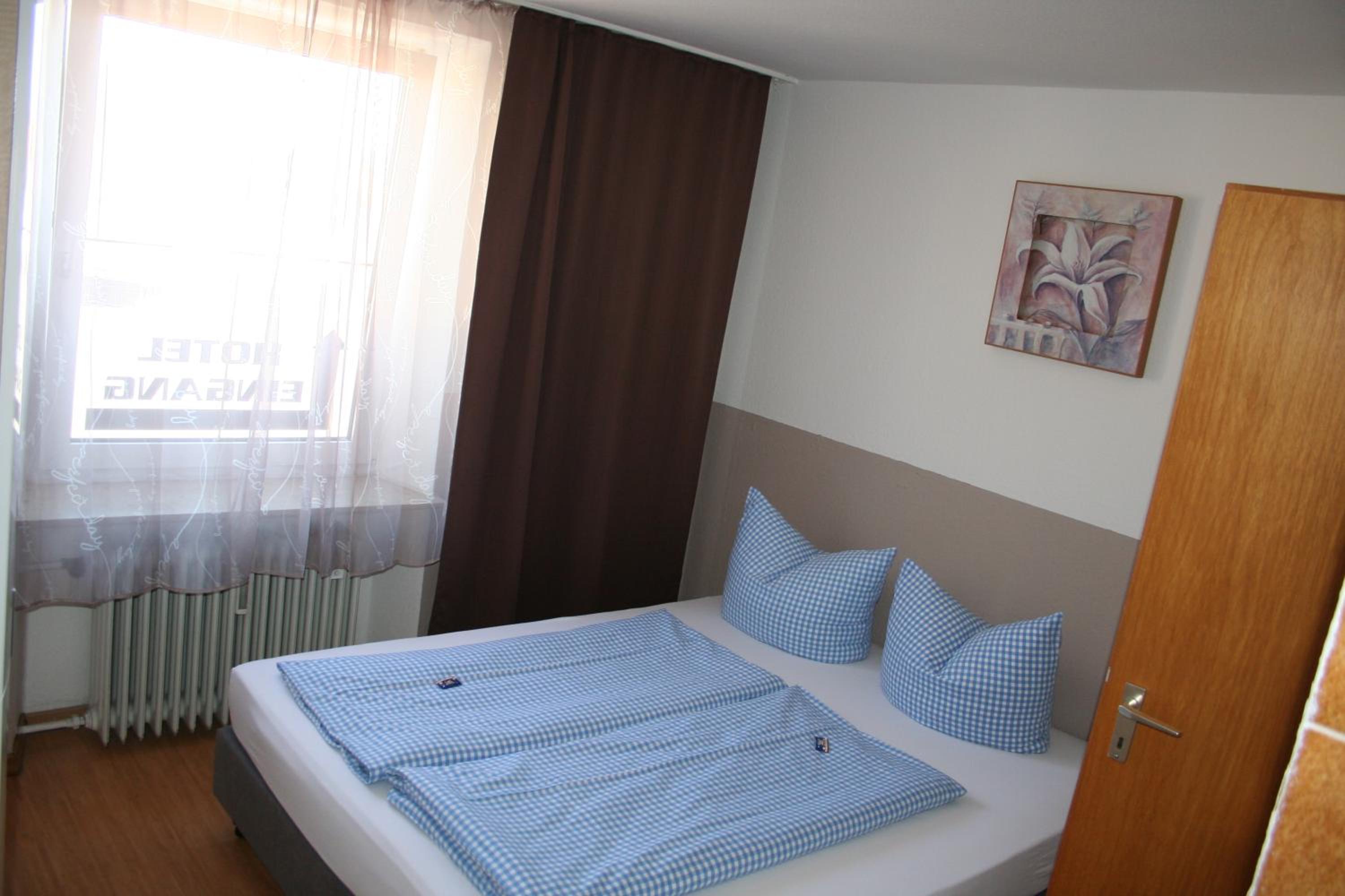 Double or Twin Room with Shower - Photo 4