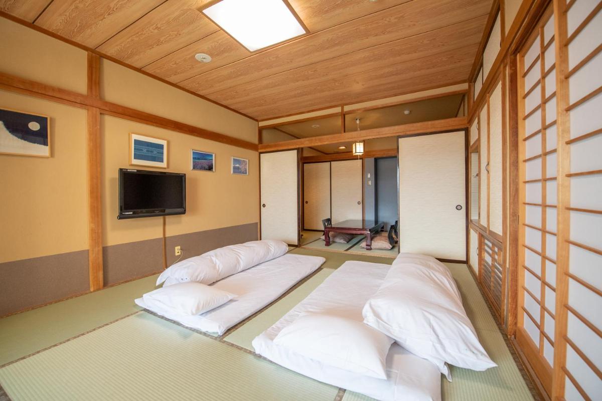 Standard Japanese-Style Room with Mountain View - Non-Smoking photo 1