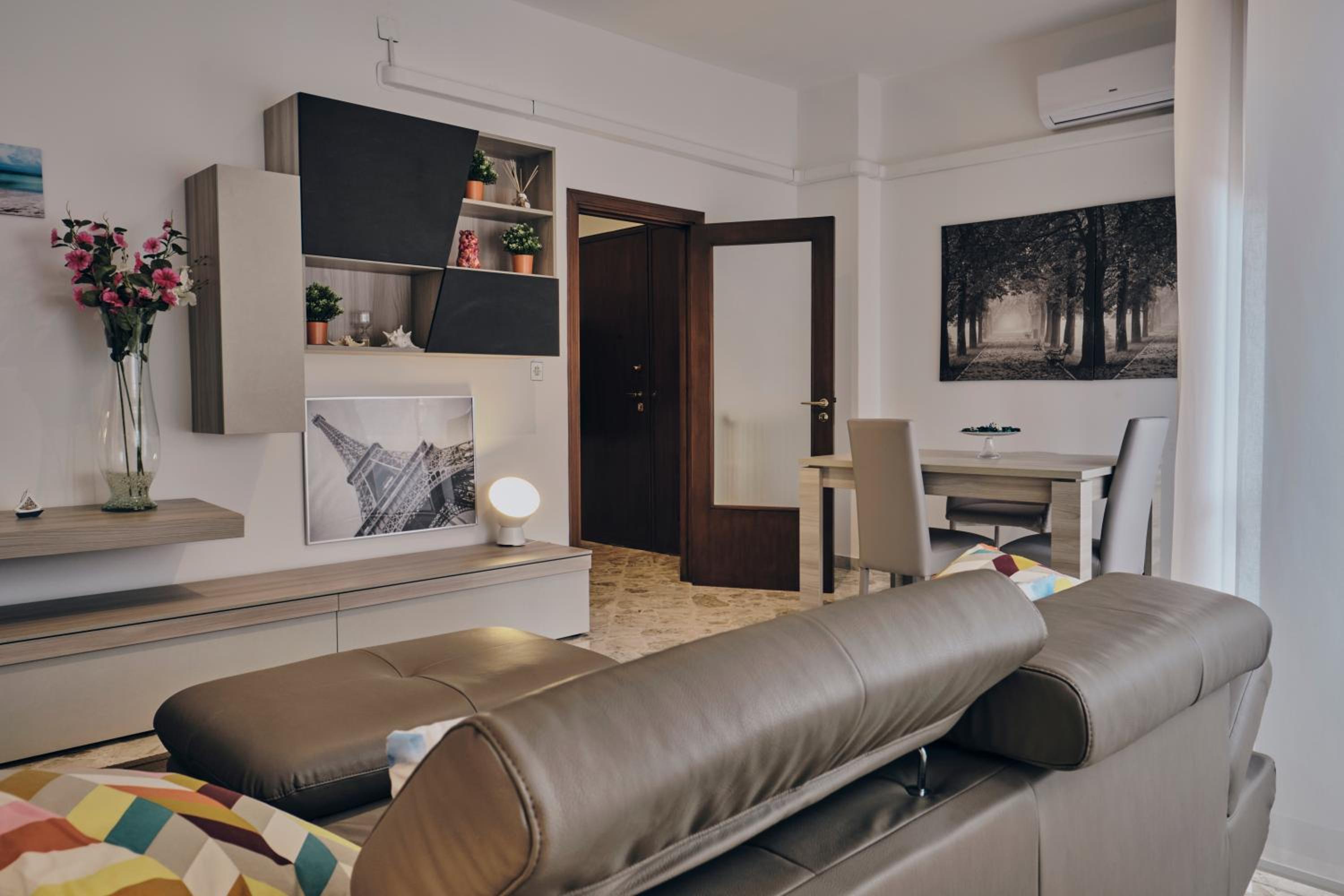 Two-Bedroom House - Photo 49