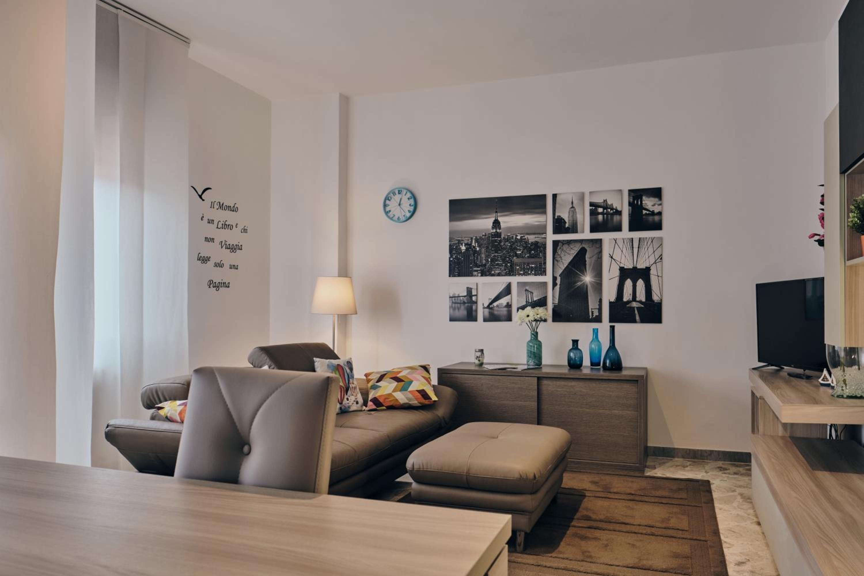 Two-Bedroom House - Photo 47
