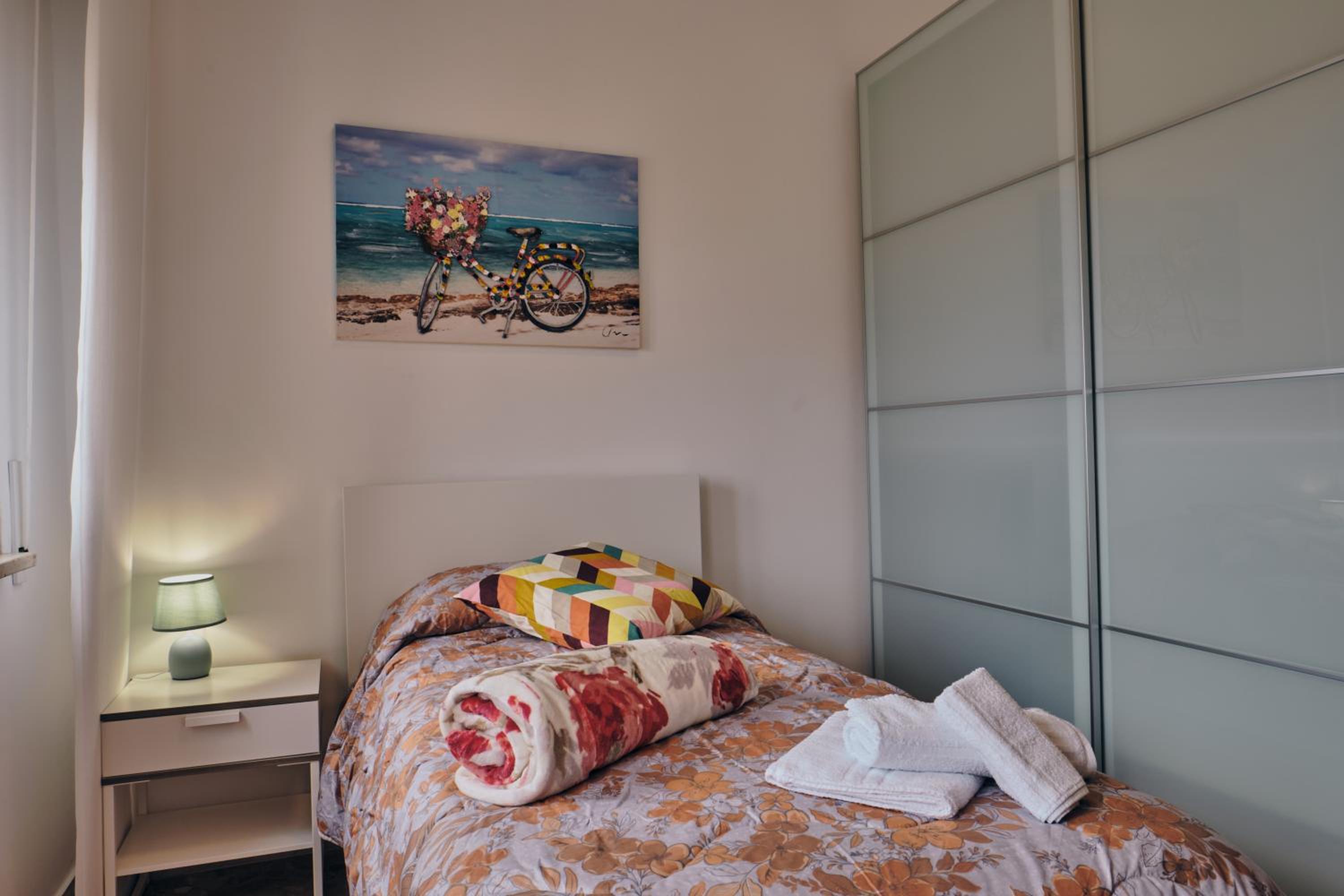 Two-Bedroom House - Photo 40