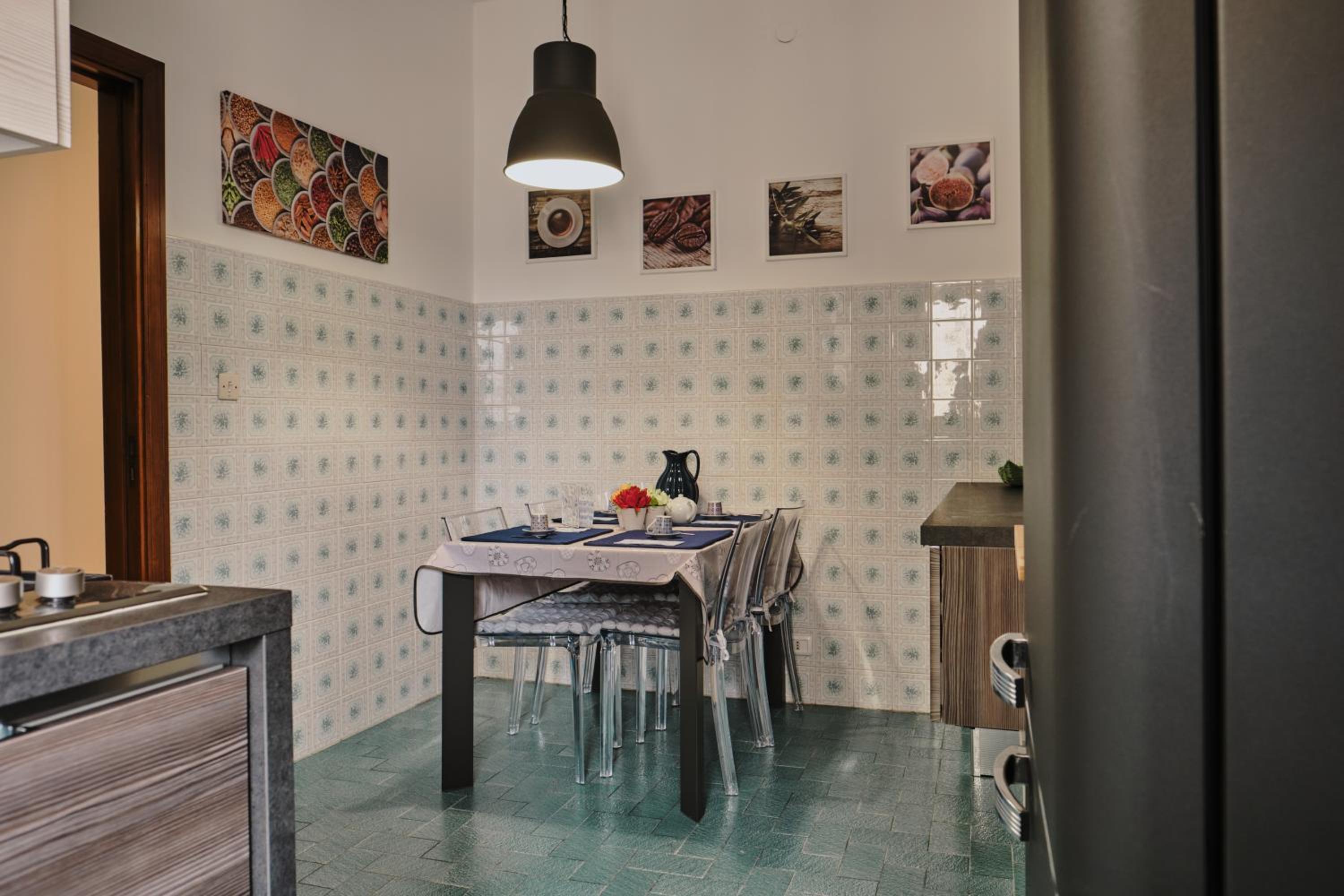 Two-Bedroom House - Photo 14