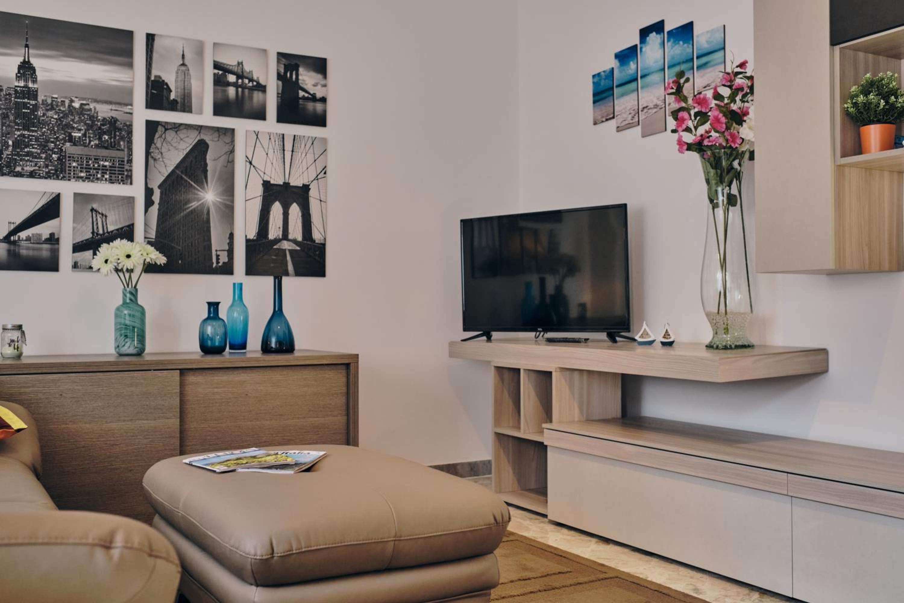 Two-Bedroom House - Photo 13