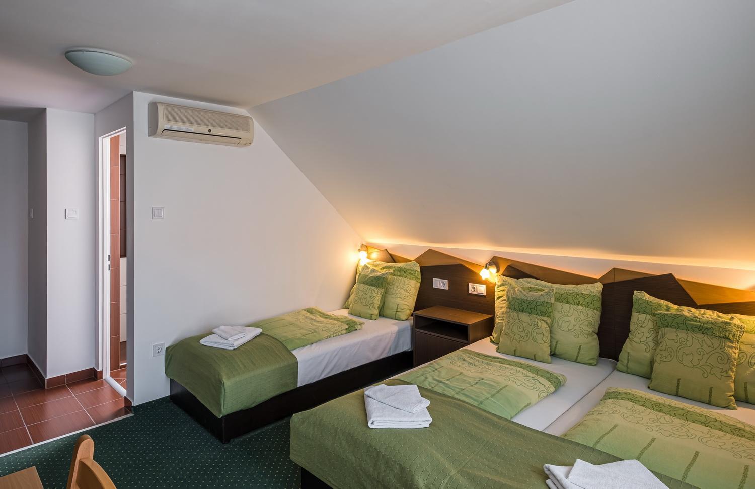 Triple Room with Balcony photo 3