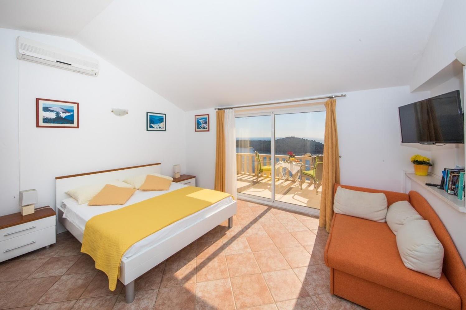 Studio Apartment with Sea View