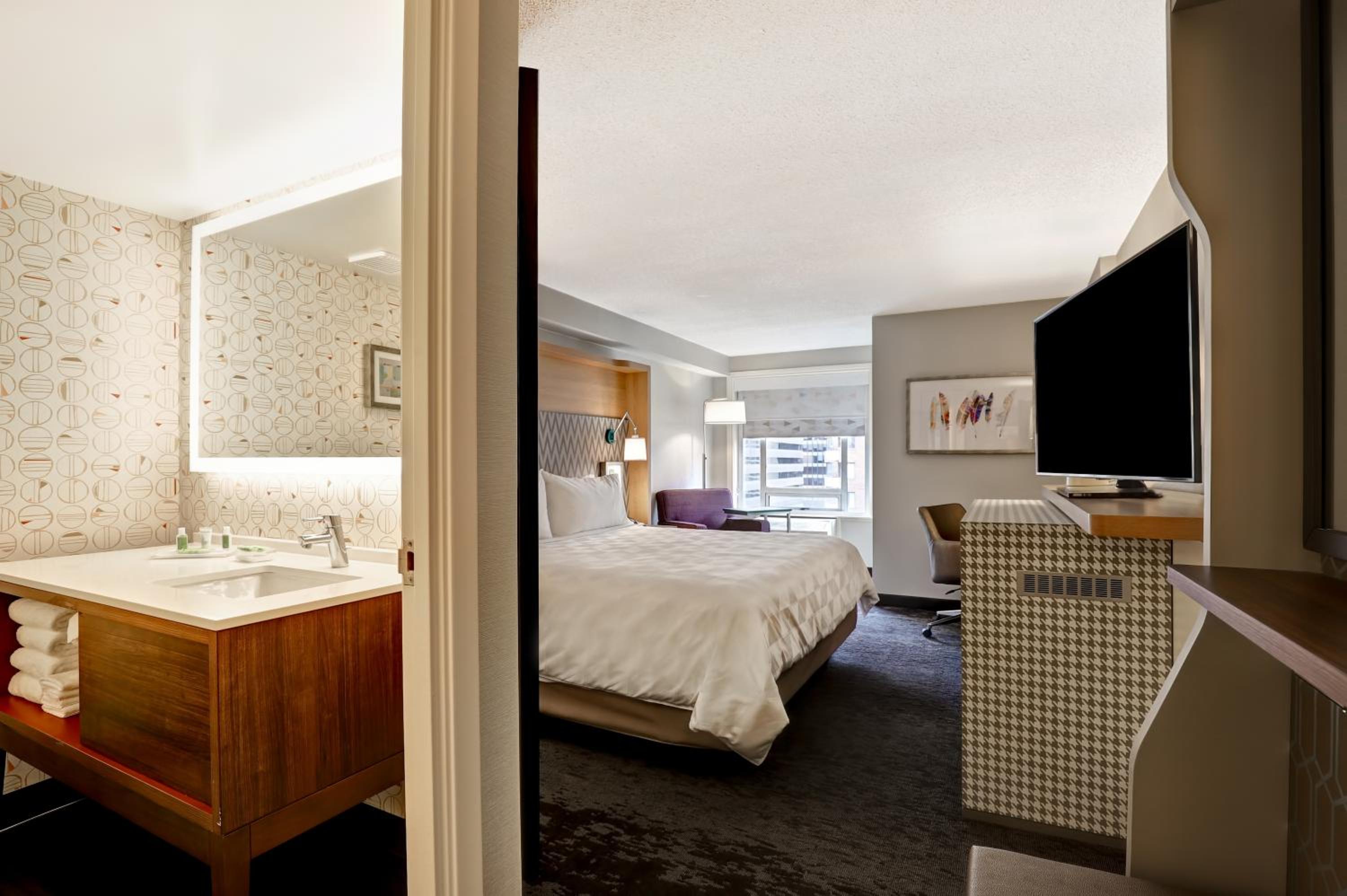 Standard King Room - Photo 1