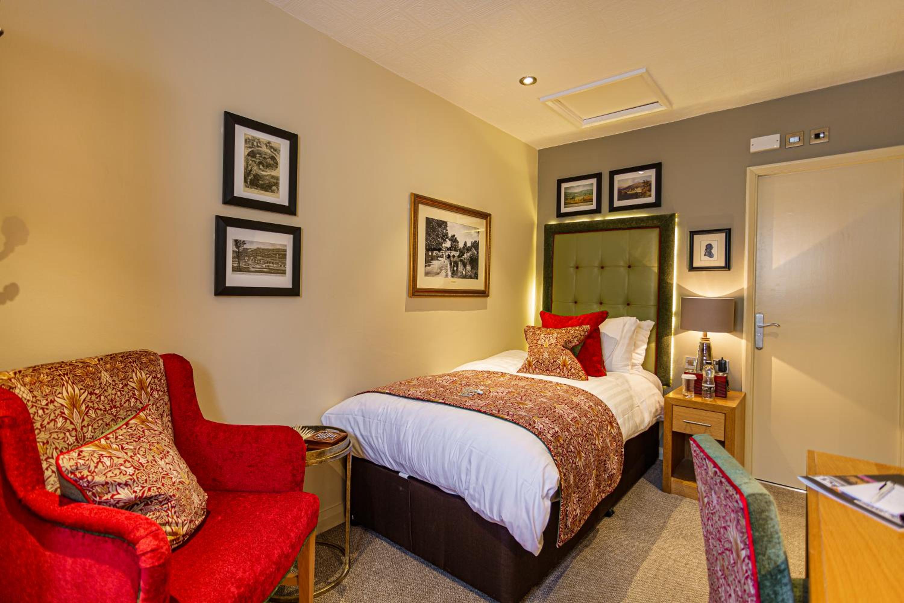 Single Room photo 3