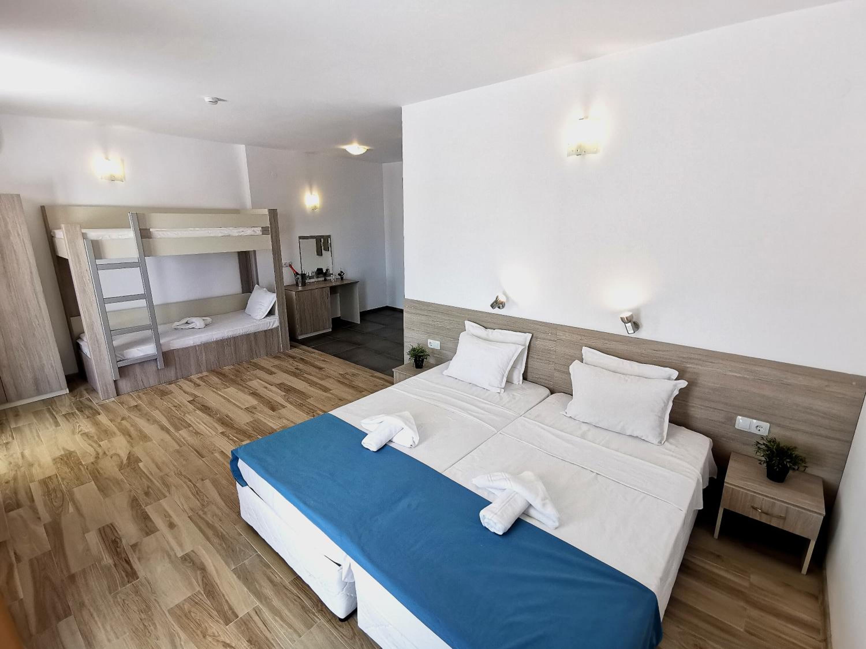 Quadruple Room with Sea View