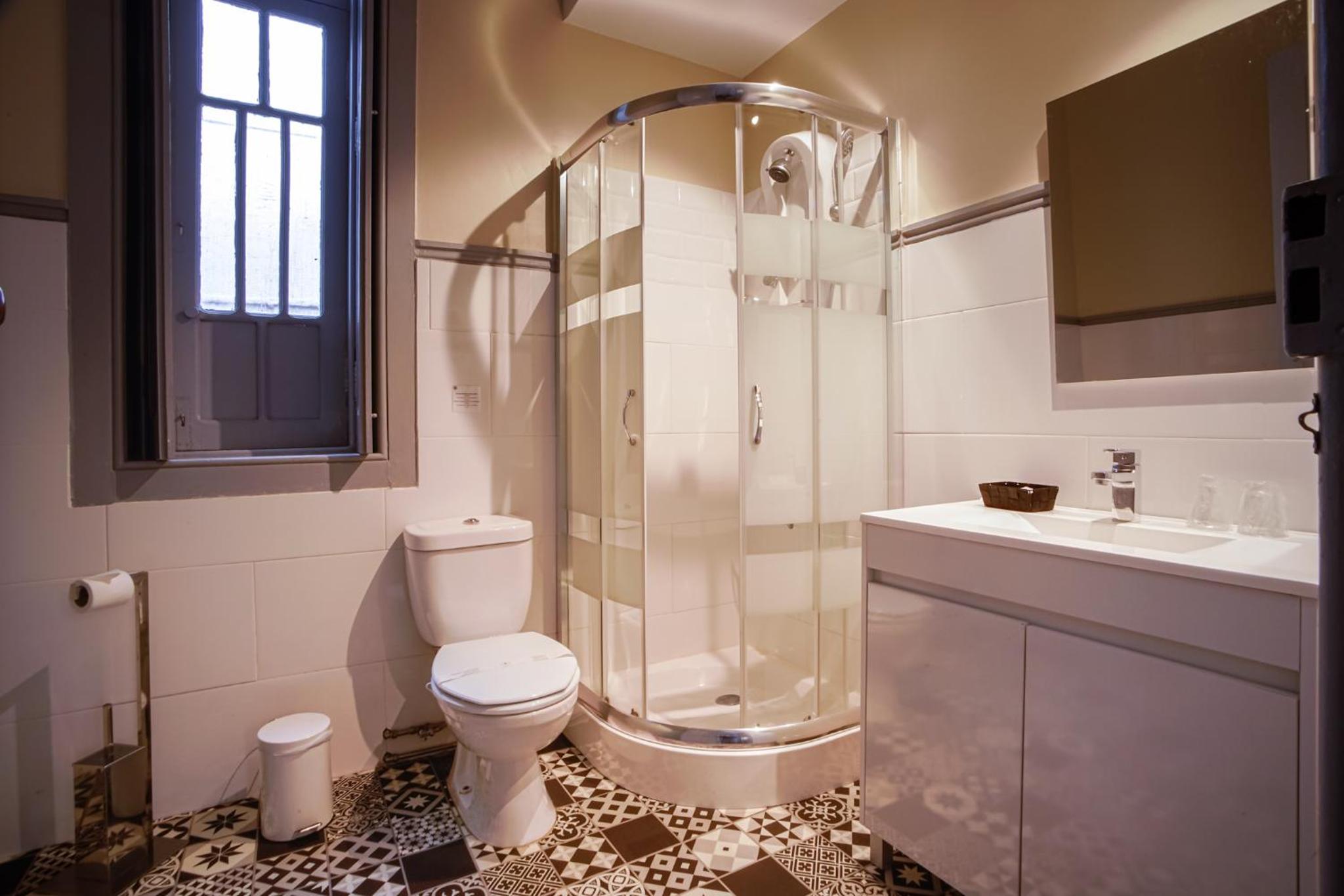 Double Room with Private External Bathroom - Photo 4