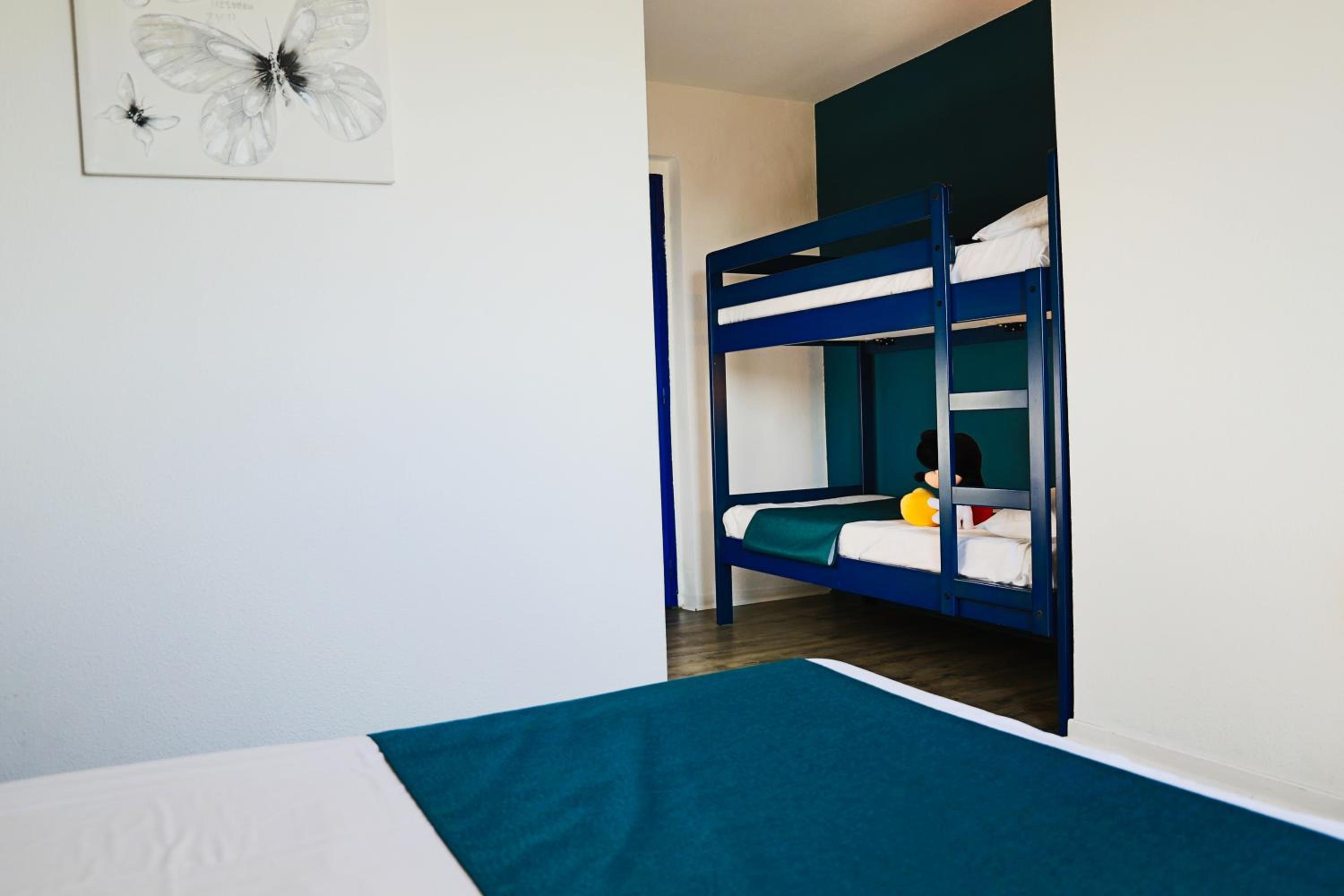 Quadruple Room with Air Conditioning - Photo 2