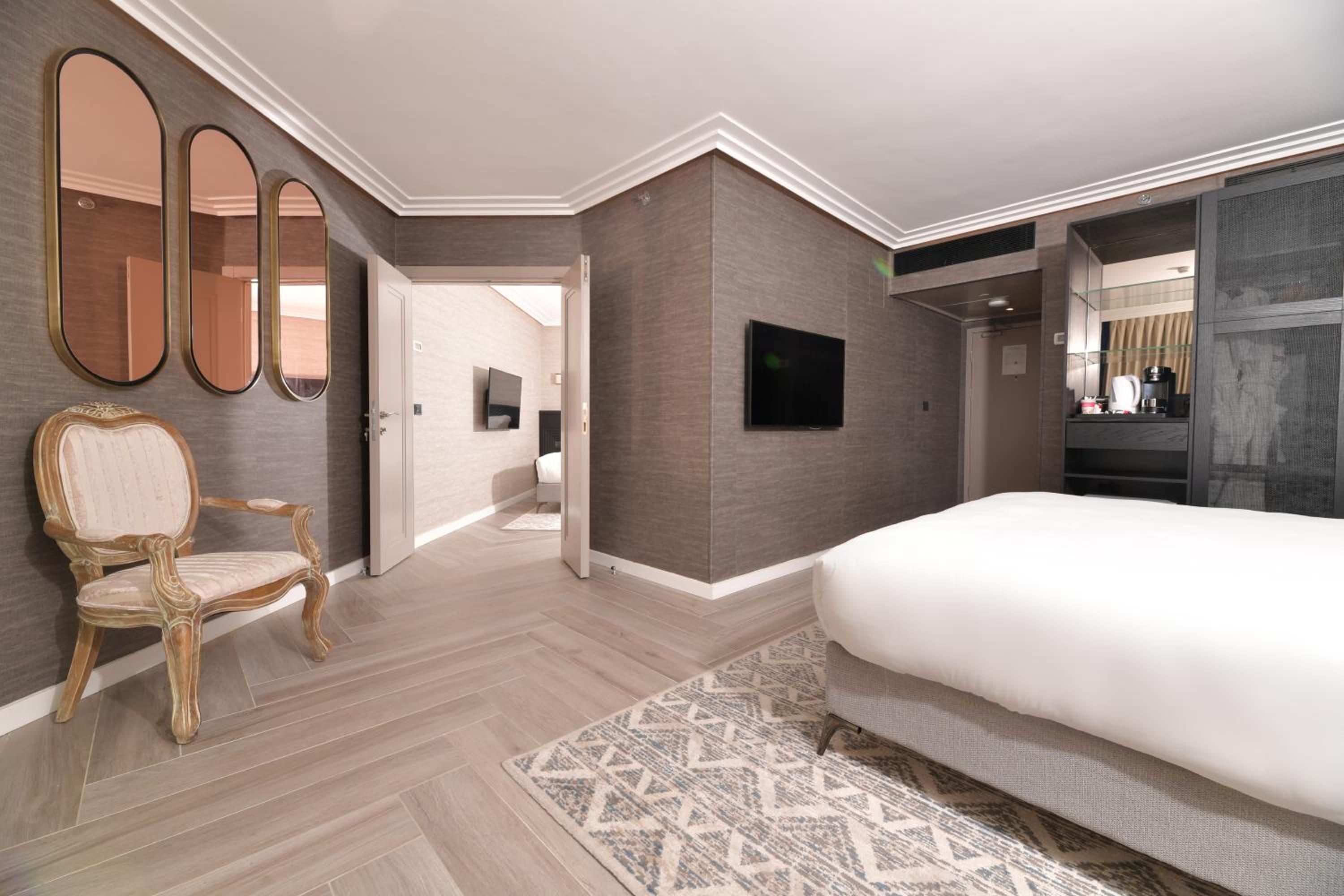 Family Suite - Photo 8