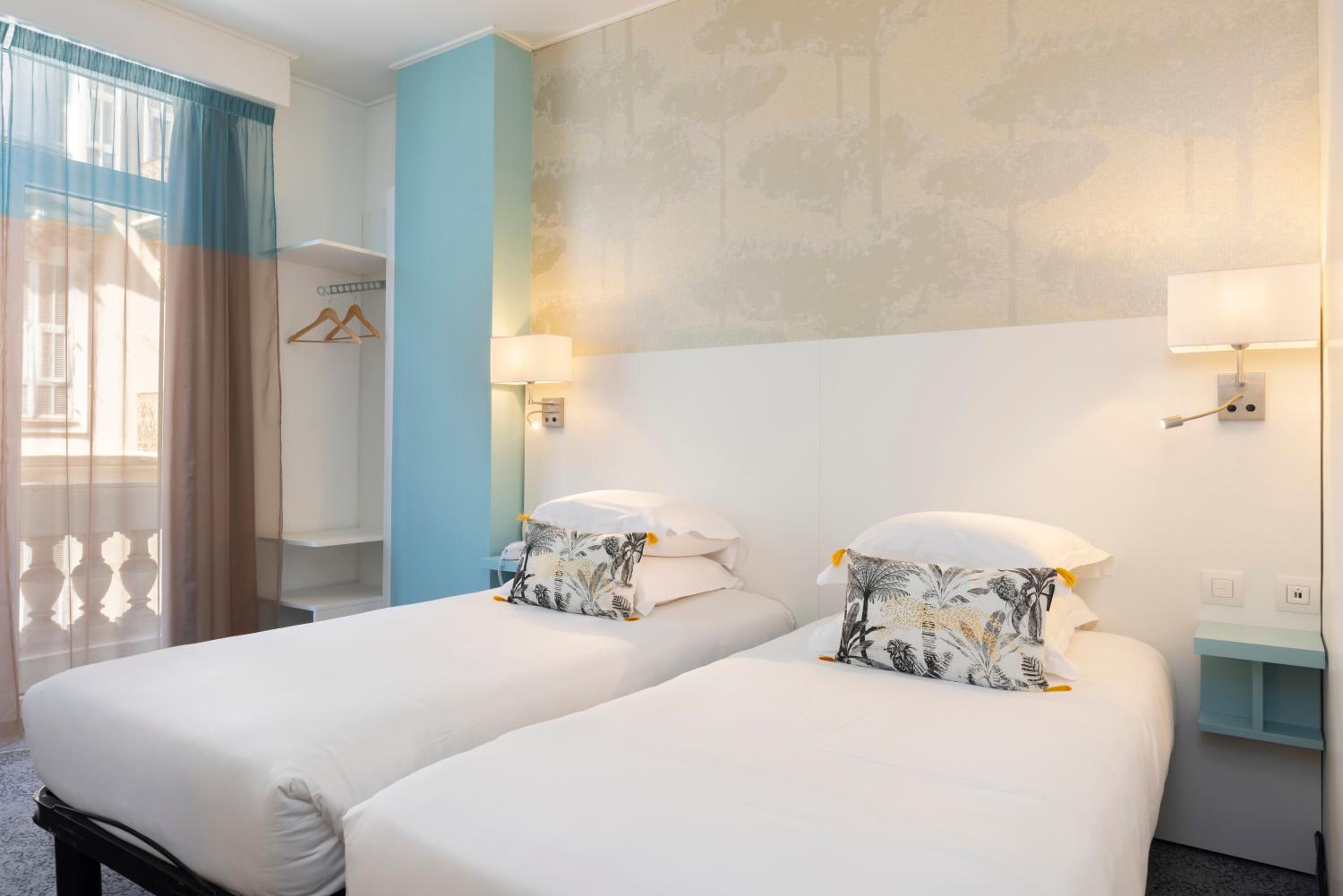 Relax in comfort with our stylish hotel rooms!