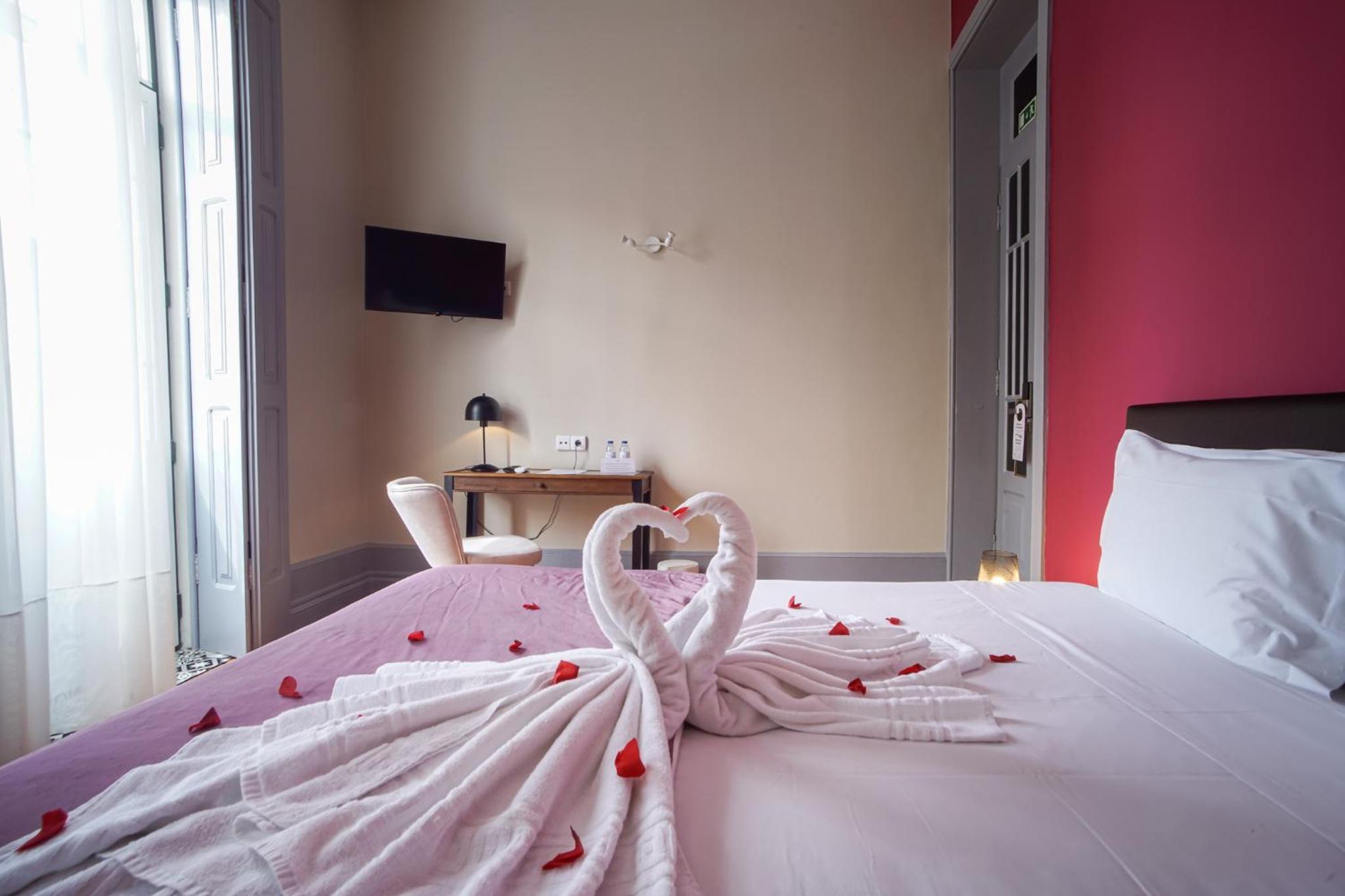 Deluxe Double Room with Balcony photo 1