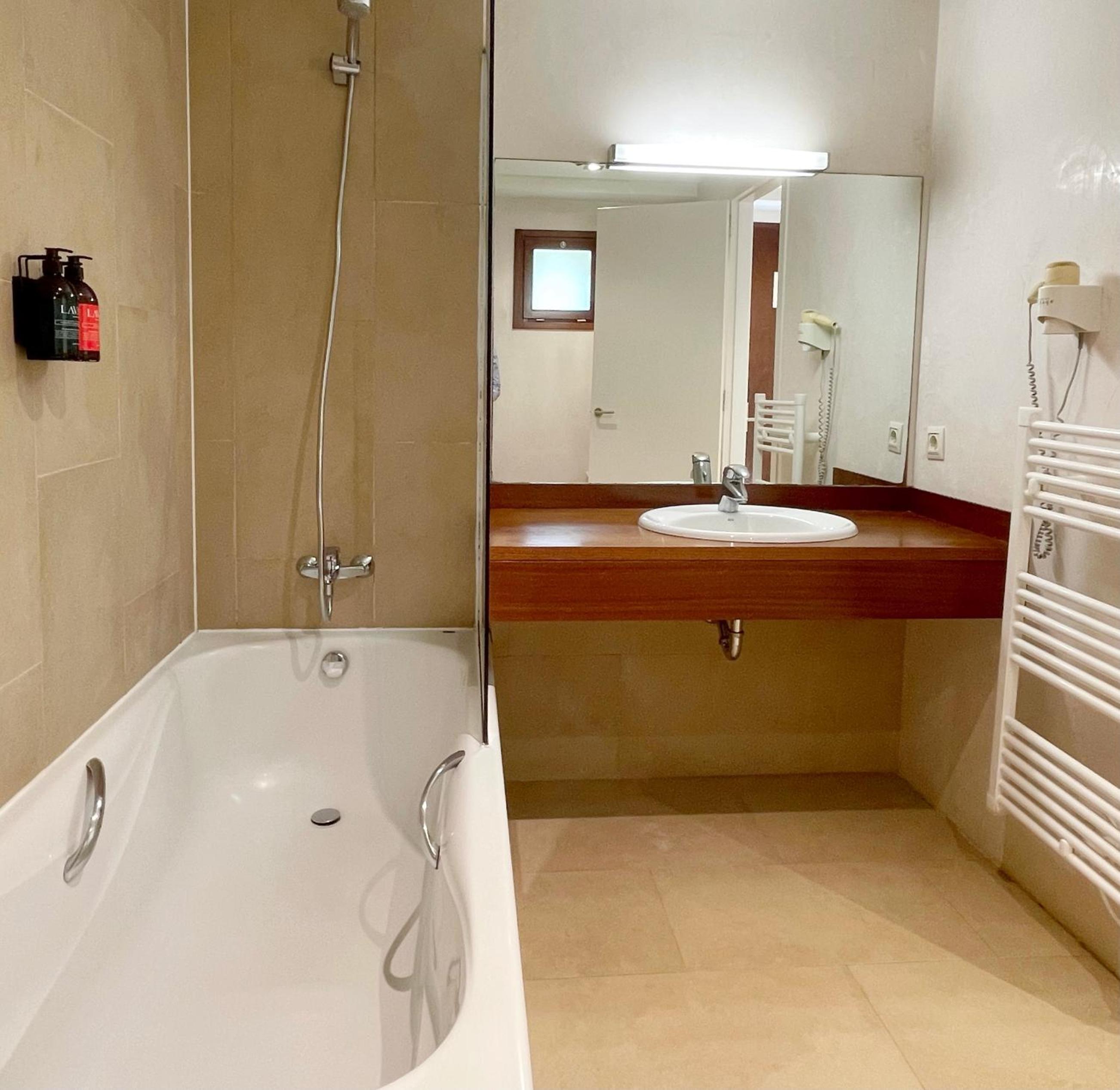 Double Room with Garden View - Photo 4