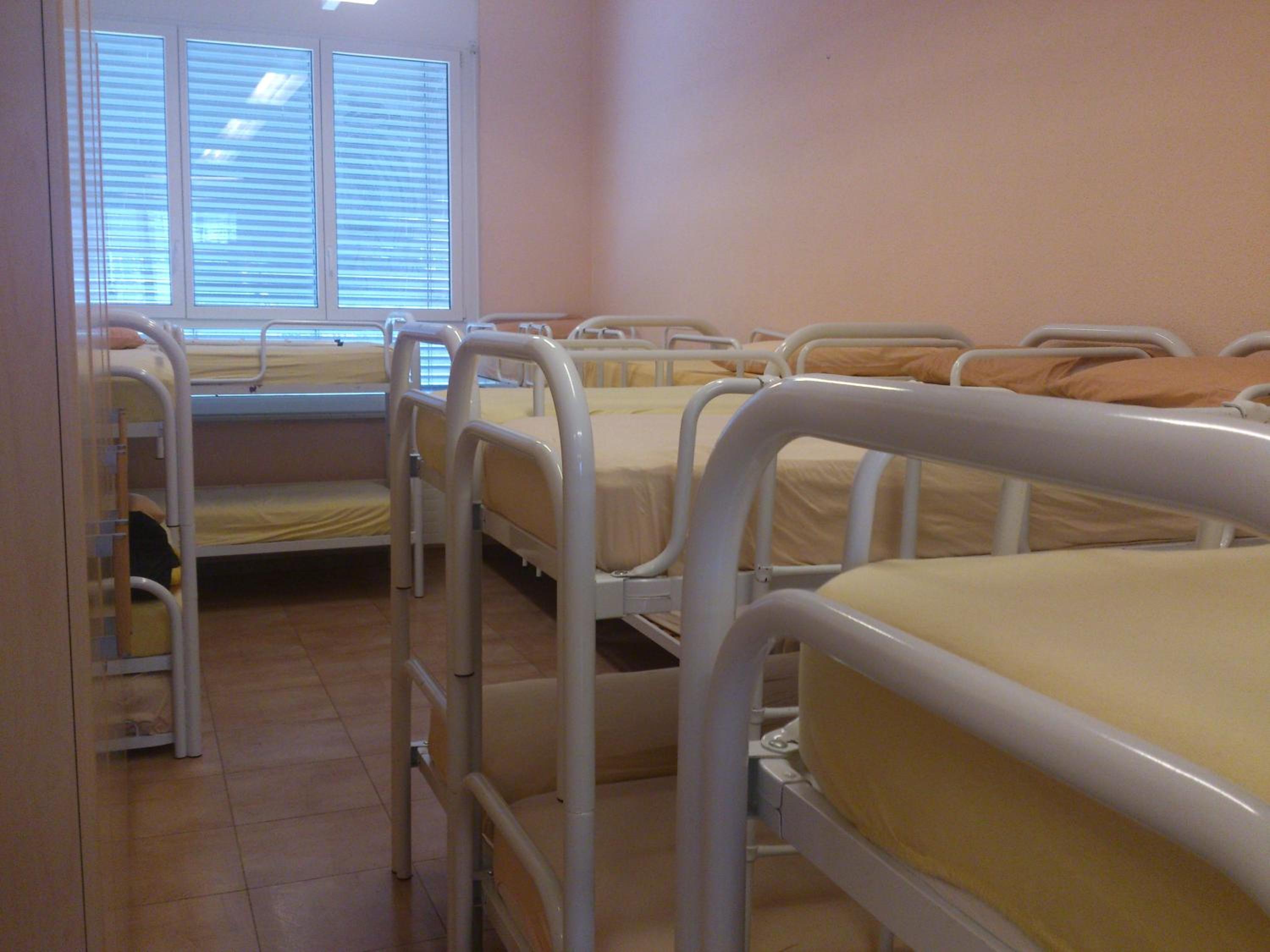 Male Dormitory Room photo 3