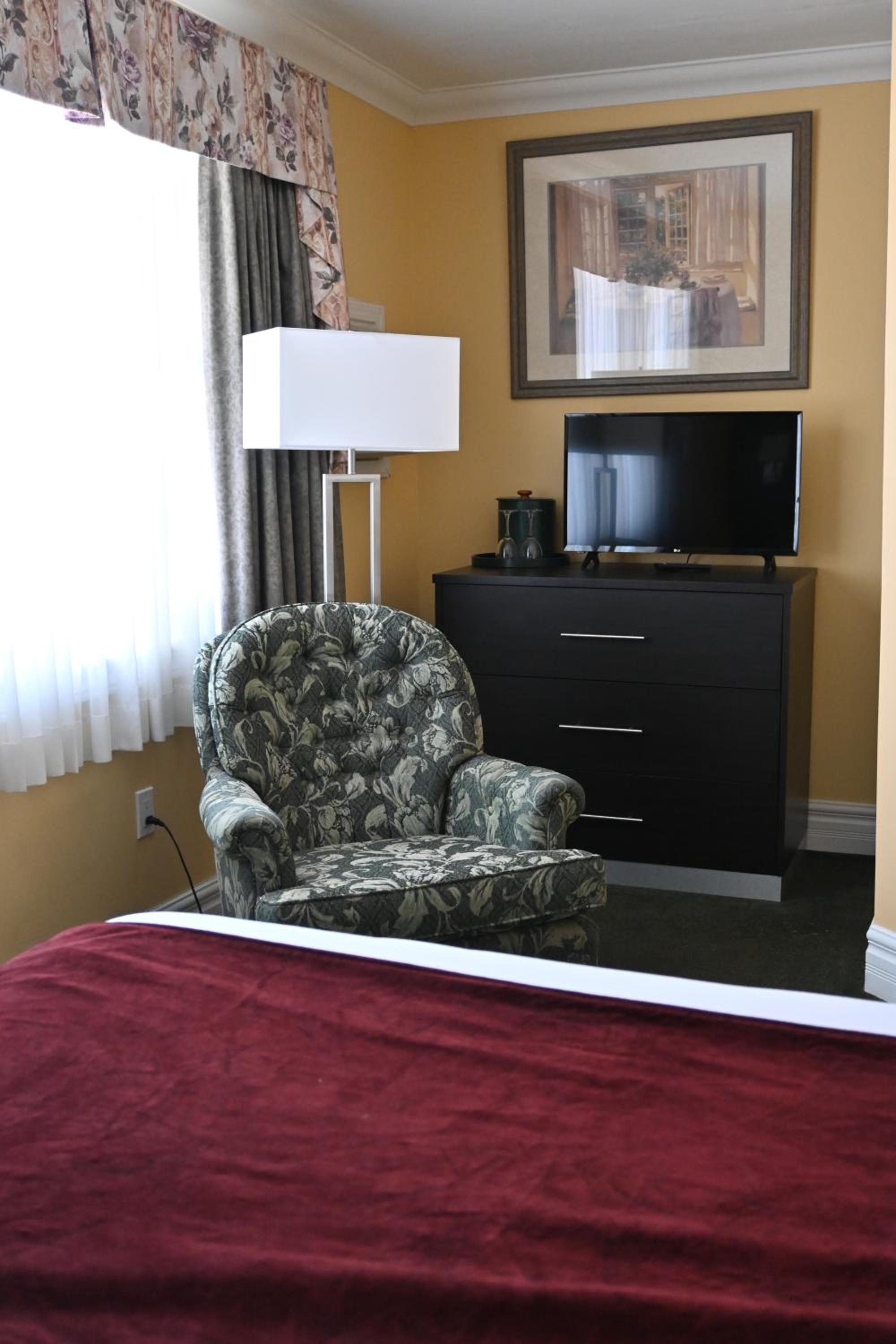 Queen Room - Photo 5