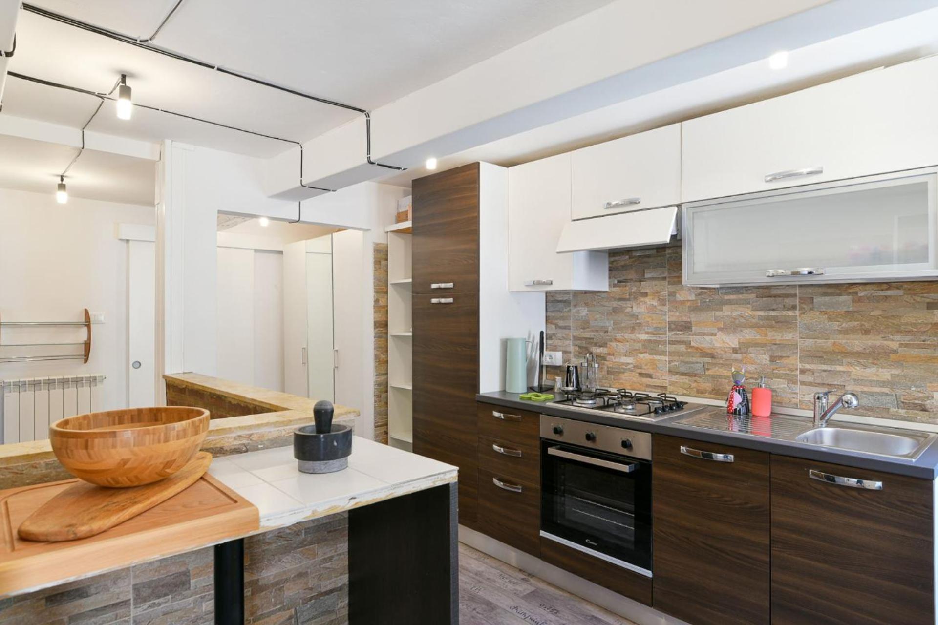 Apartment photo 2