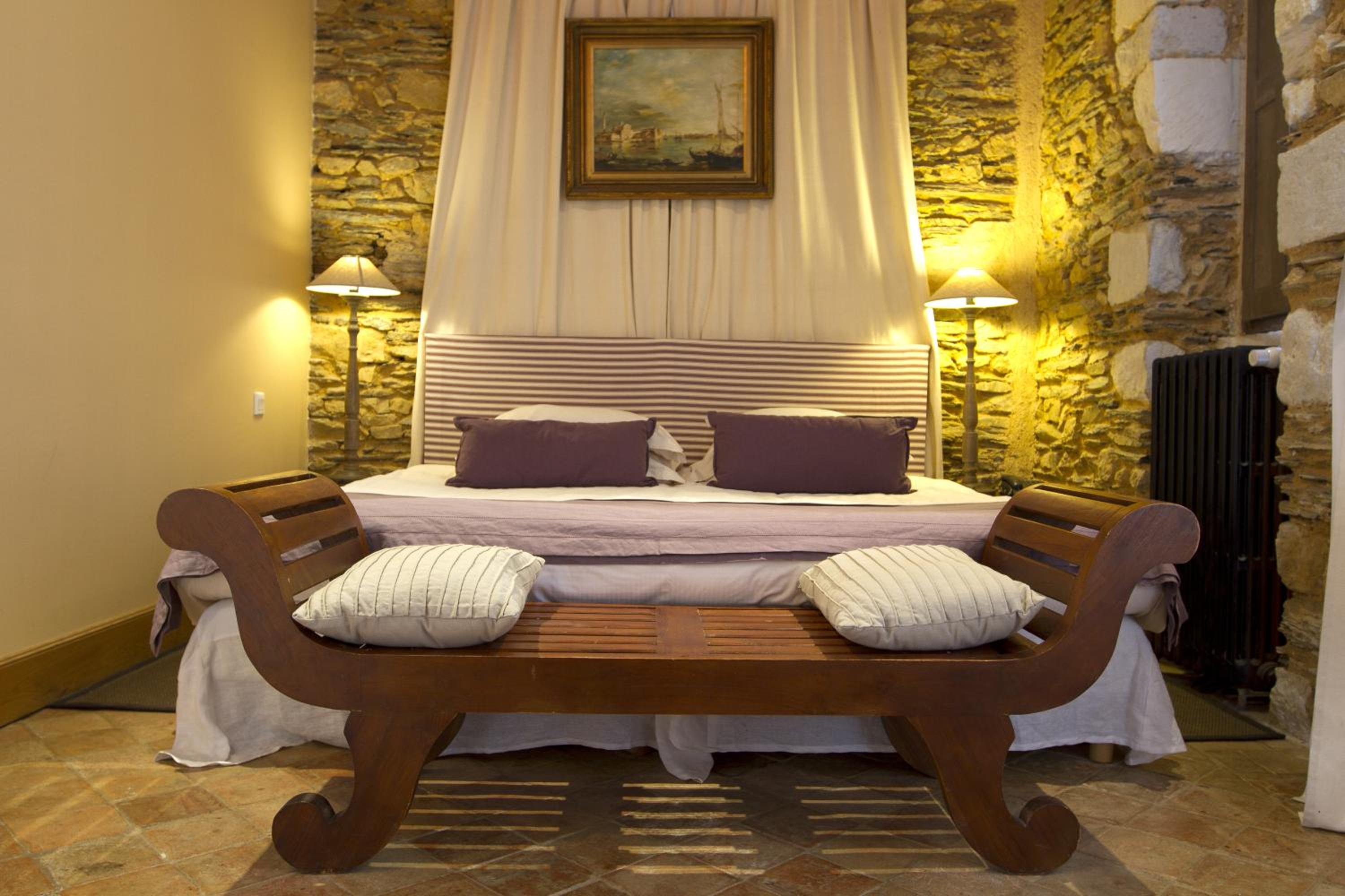 Double Room (2 Adults + 1 Child ) - Annex