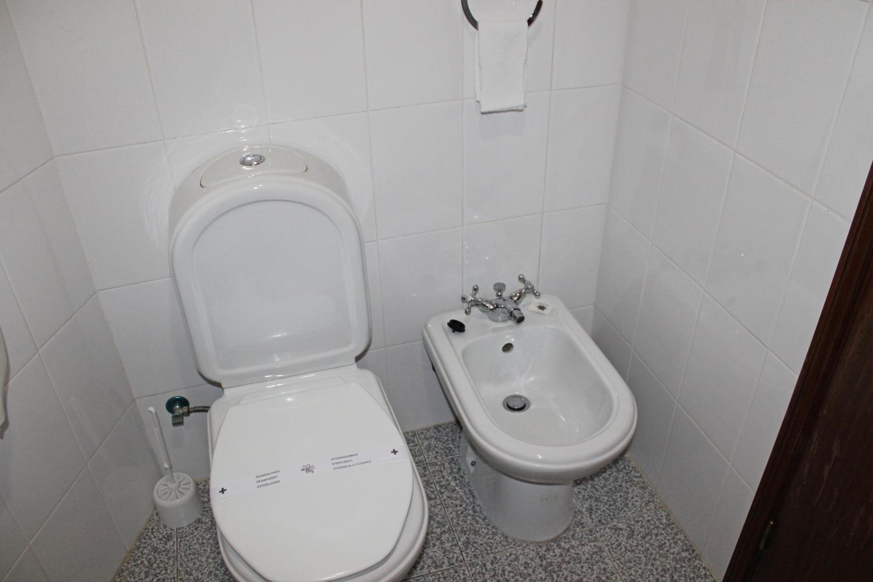 Double Room - Photo 10