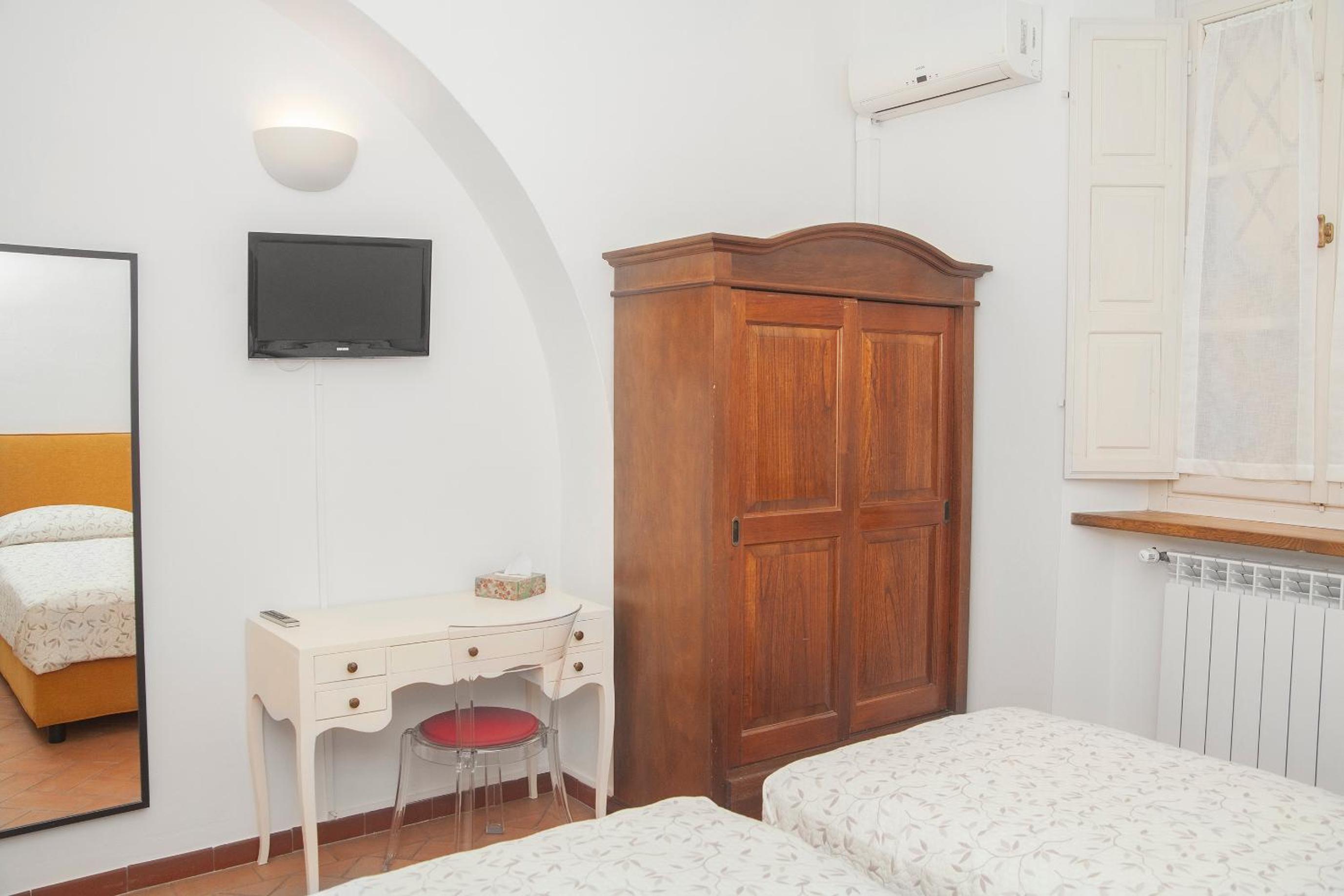 Standard Double Room photo 3