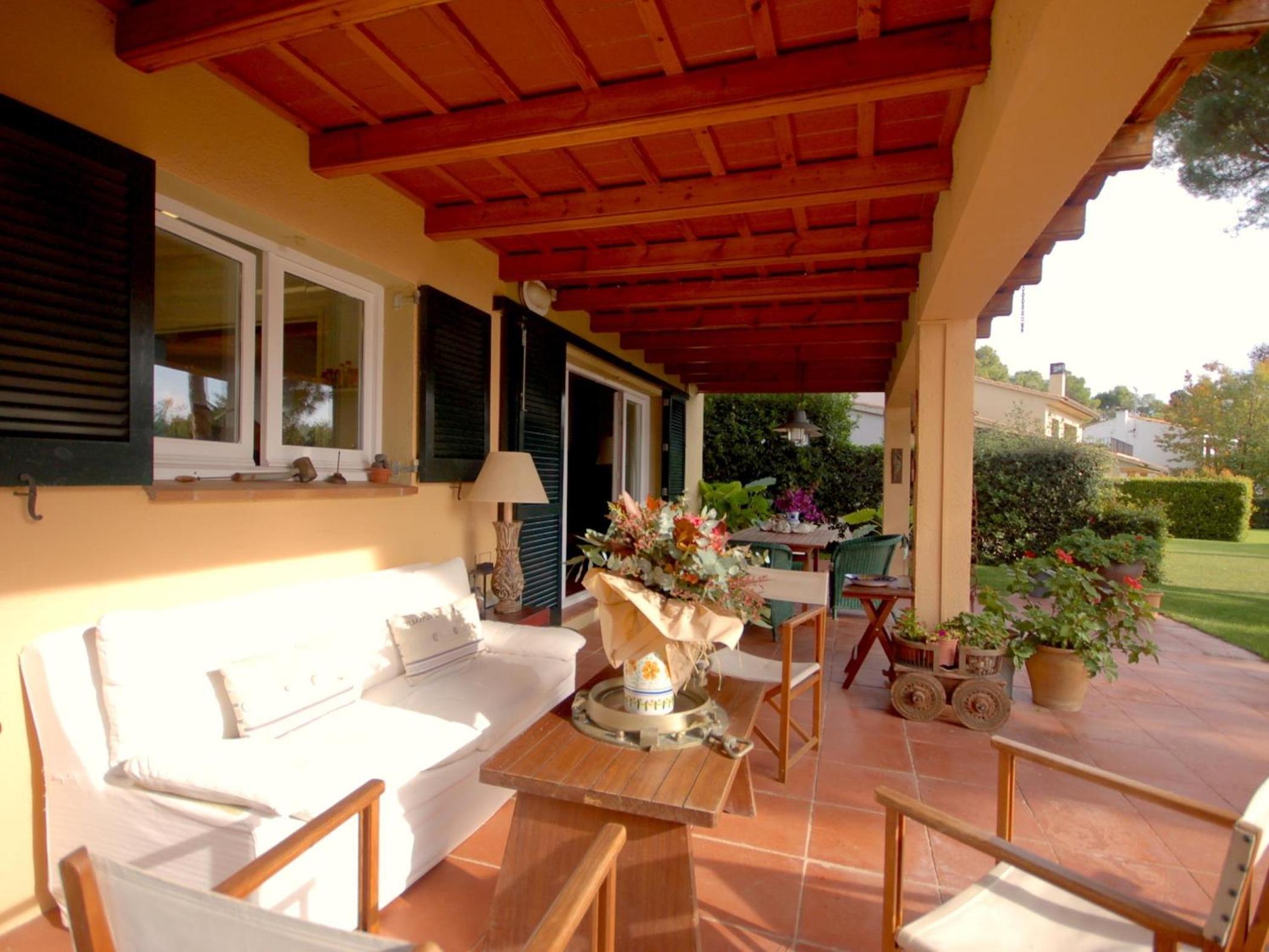 Three-Bedroom Villa photo 2