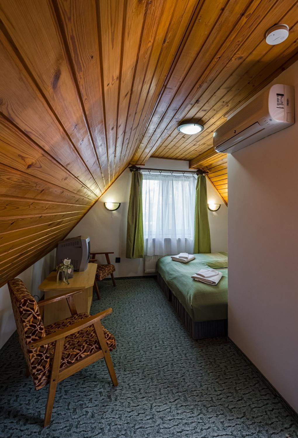 Budget Small Double Room photo 3