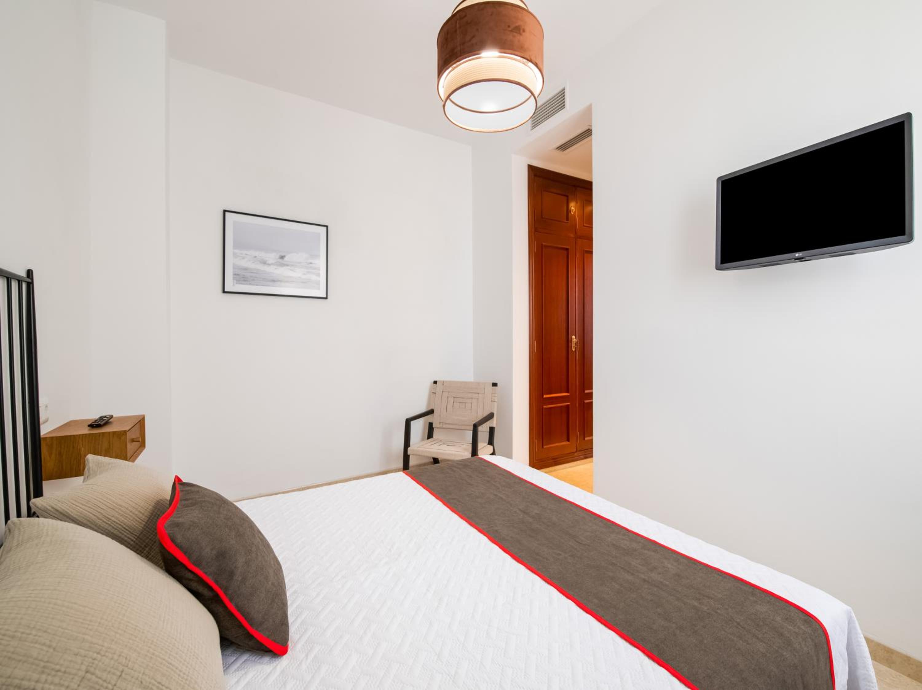 Three-Bedroom Apartment - Photo 22