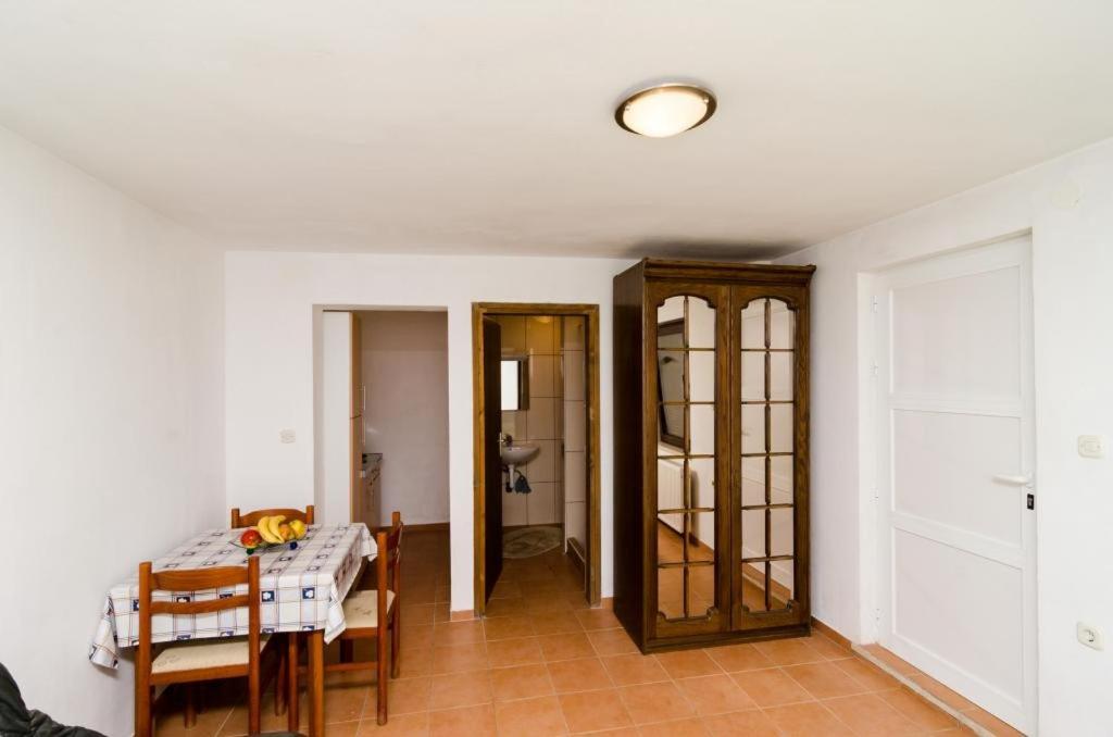 Comfort Studio Apartment with Terrace