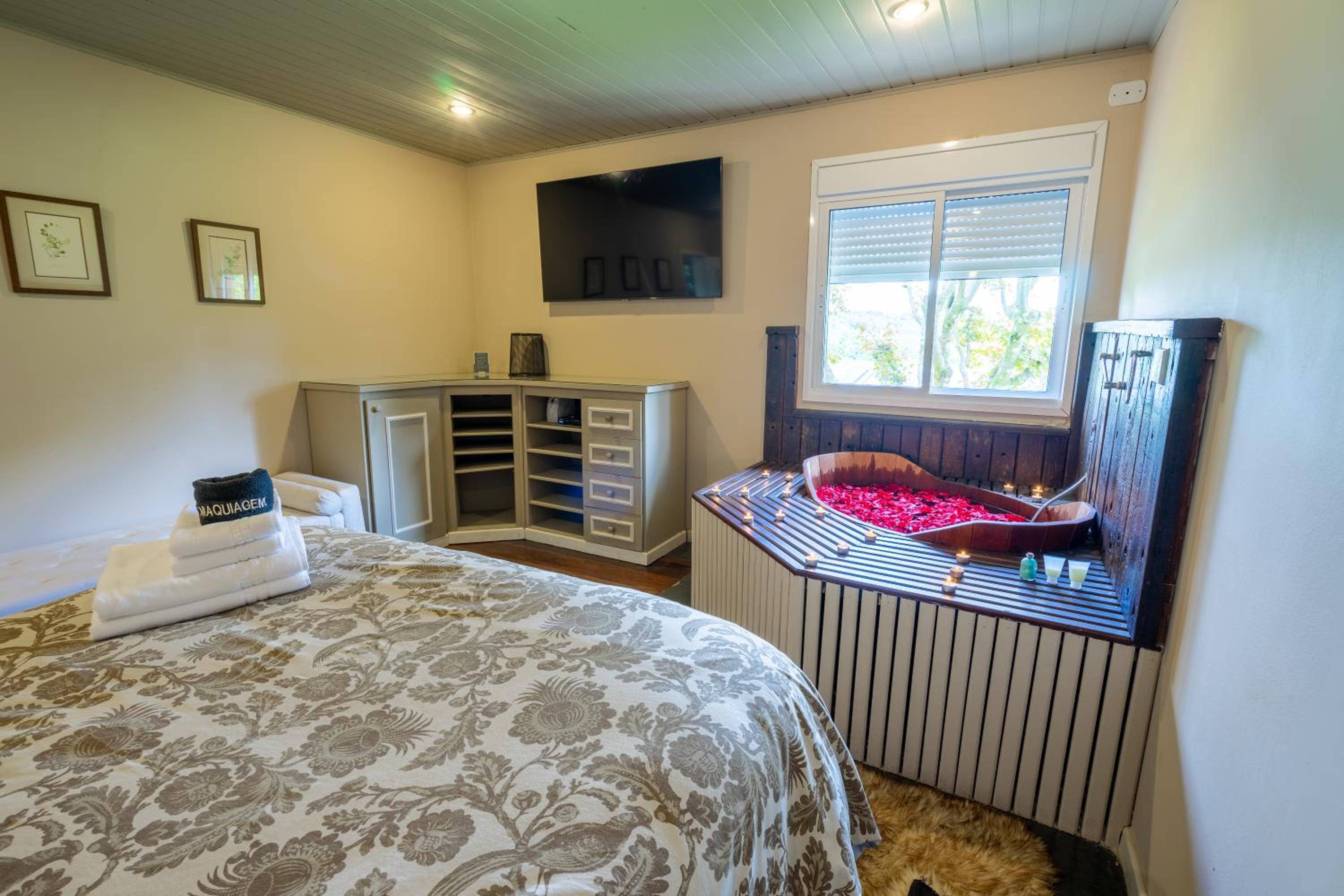 Exclusive Chalet with Kitchen and Living Room - Photo 1