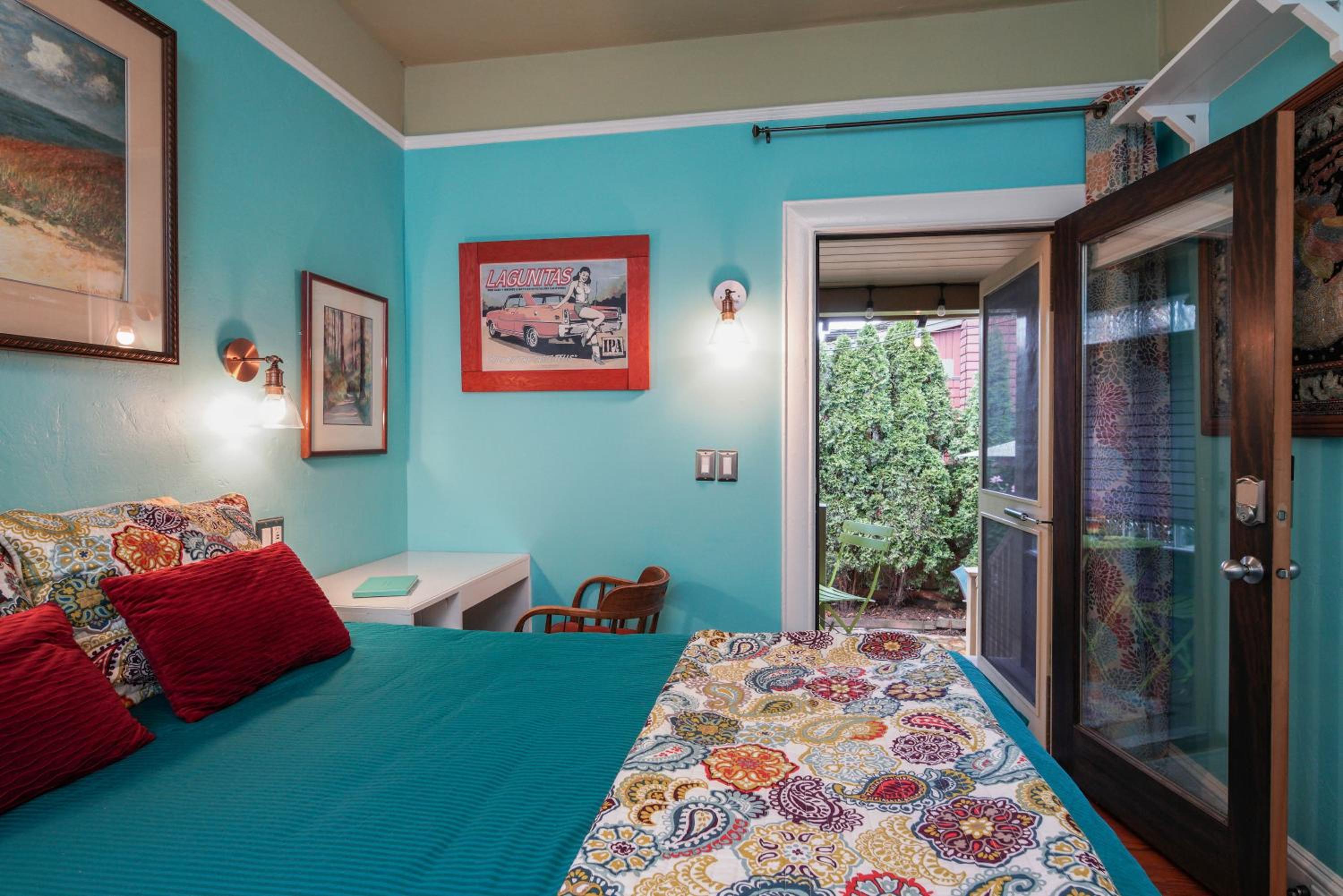 One-Bedroom Apartment - Photo 14
