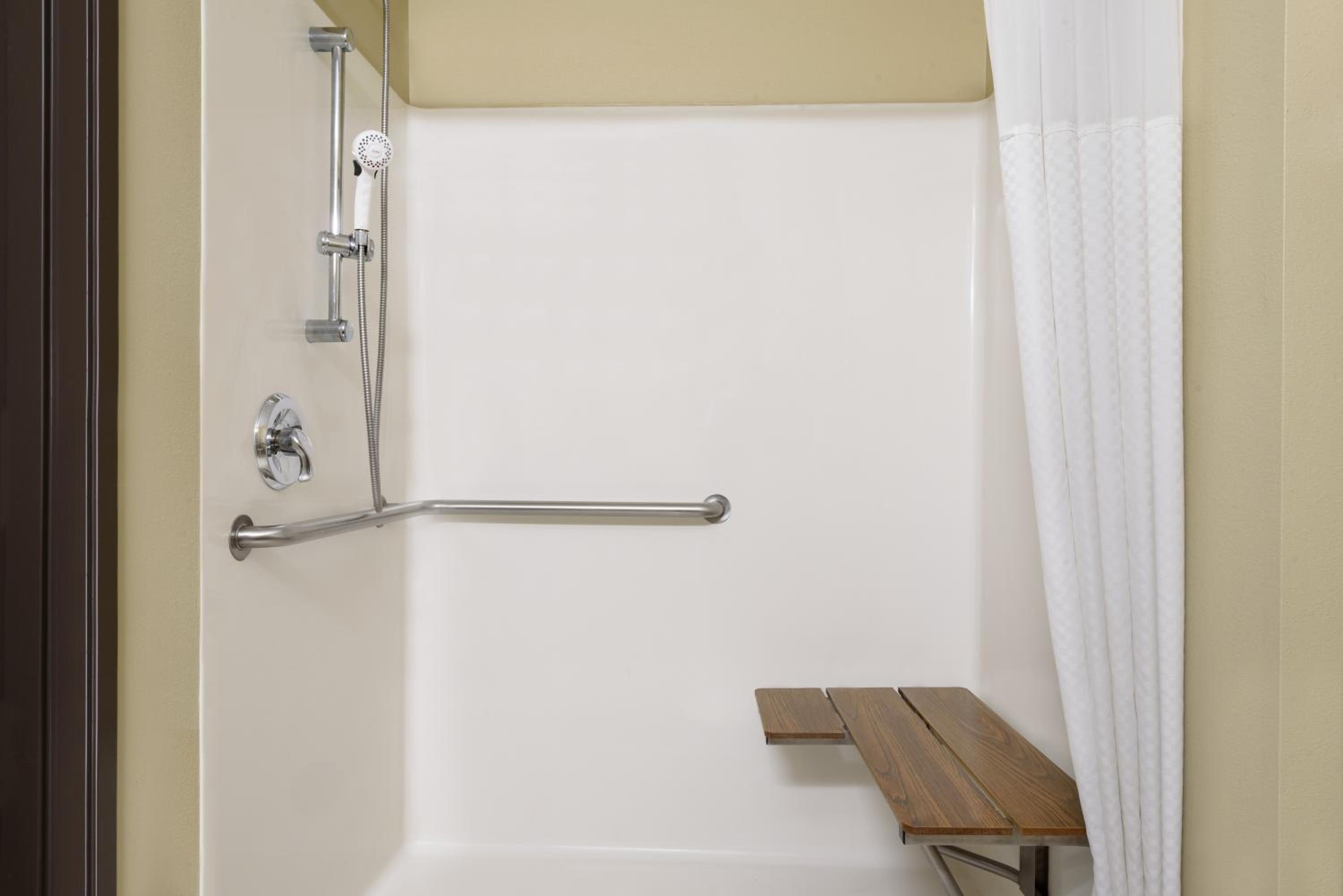 Queen Room - Mobility Access/Non-Smoking - Photo 2