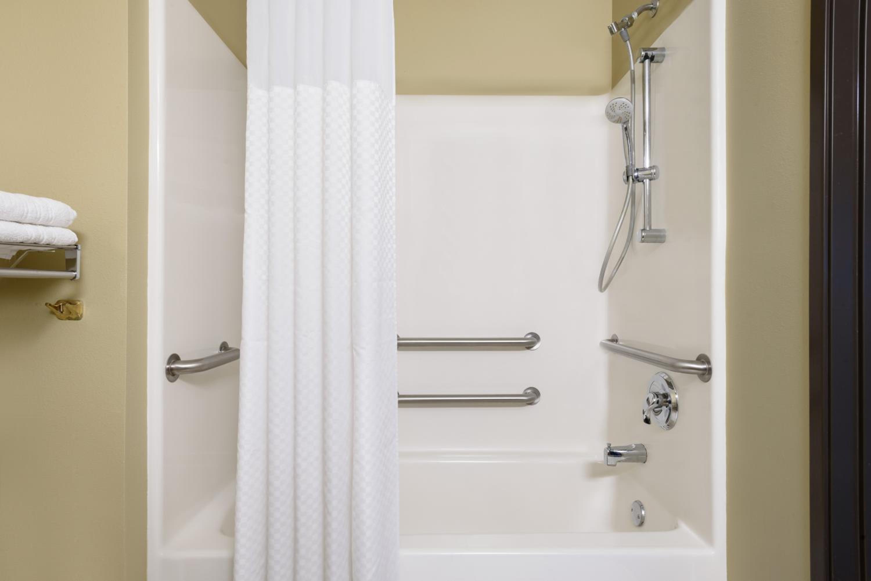 Queen Room - Mobility Access/Non-Smoking - Photo 6
