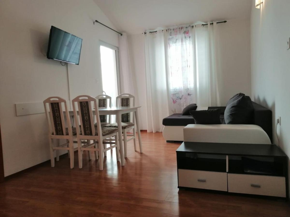 Two-Bedroom Apartment photo 2