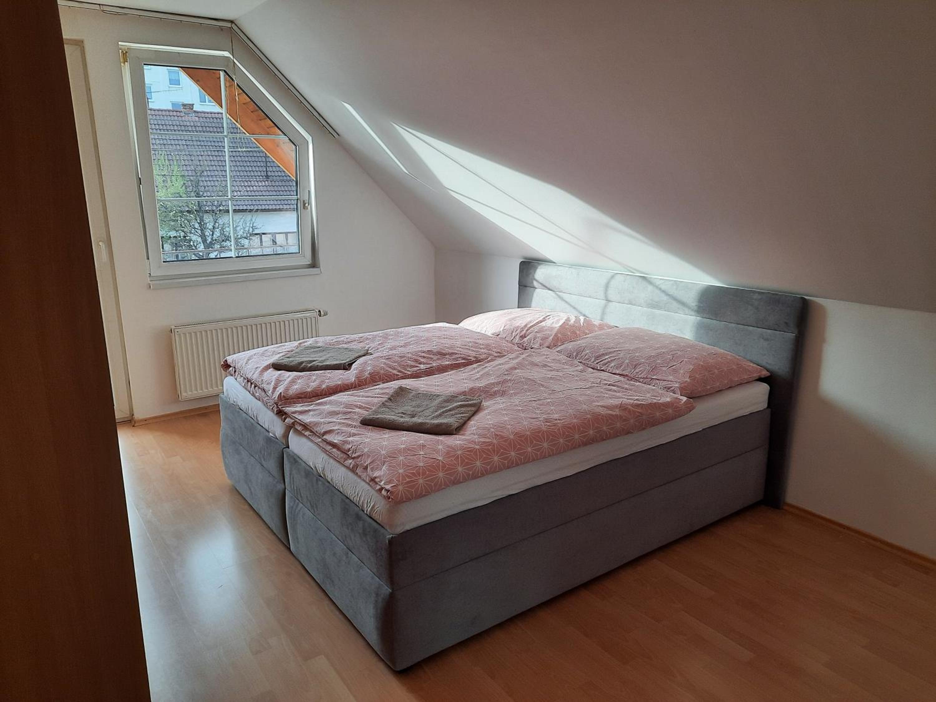 Studio Apartment - Photo 1