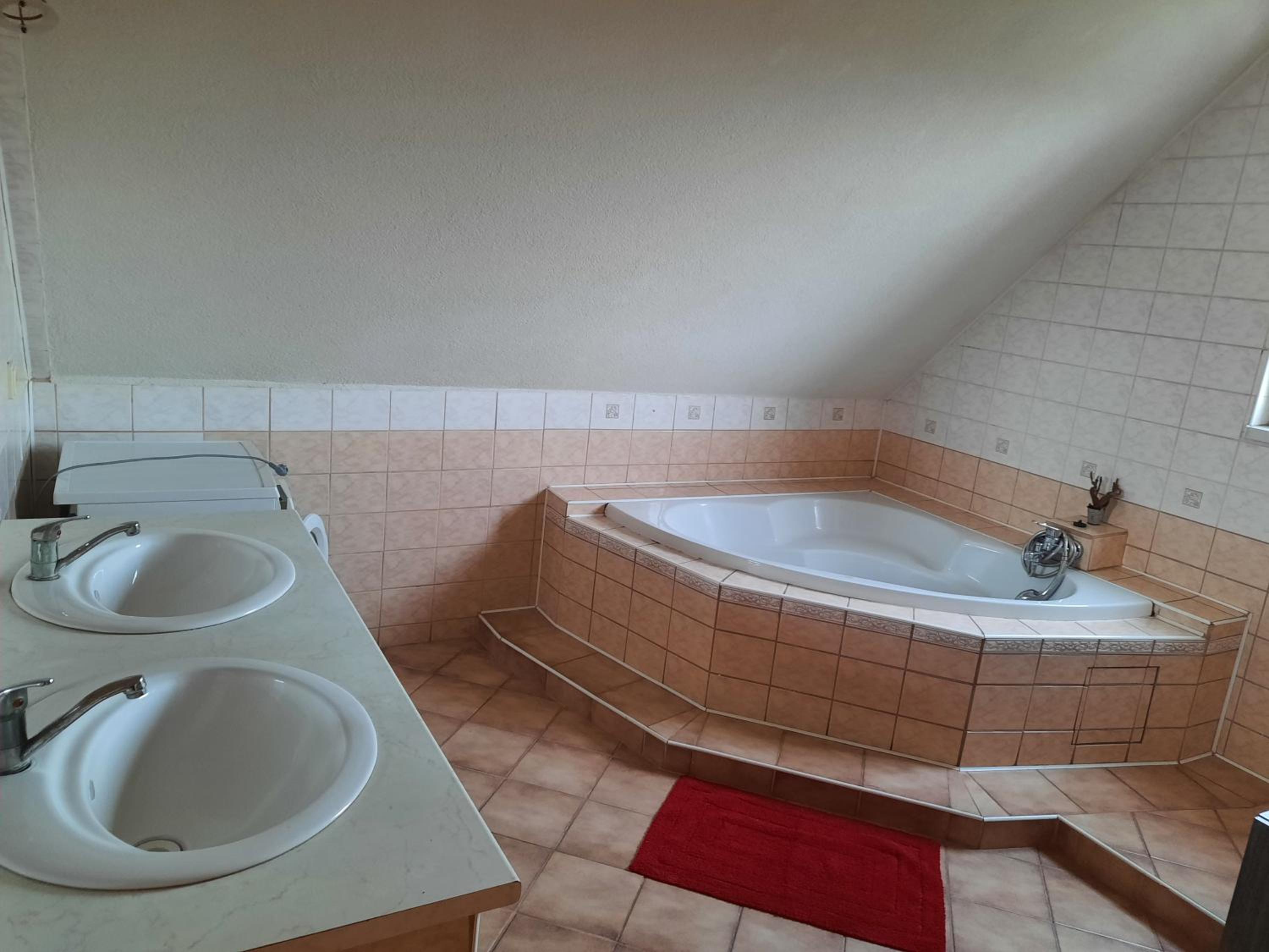 Studio Apartment - Photo 16