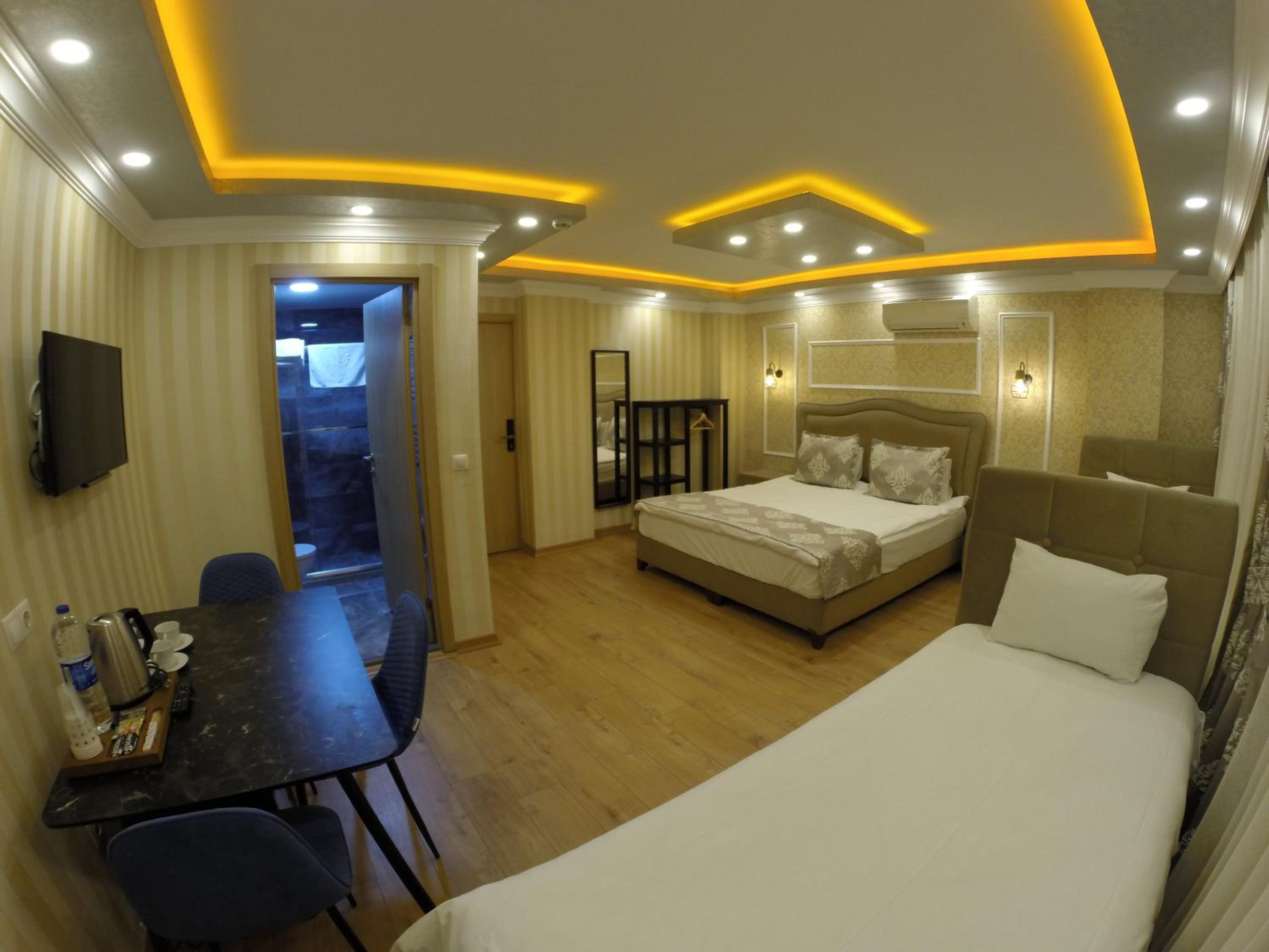 Standard Triple Room photo 2