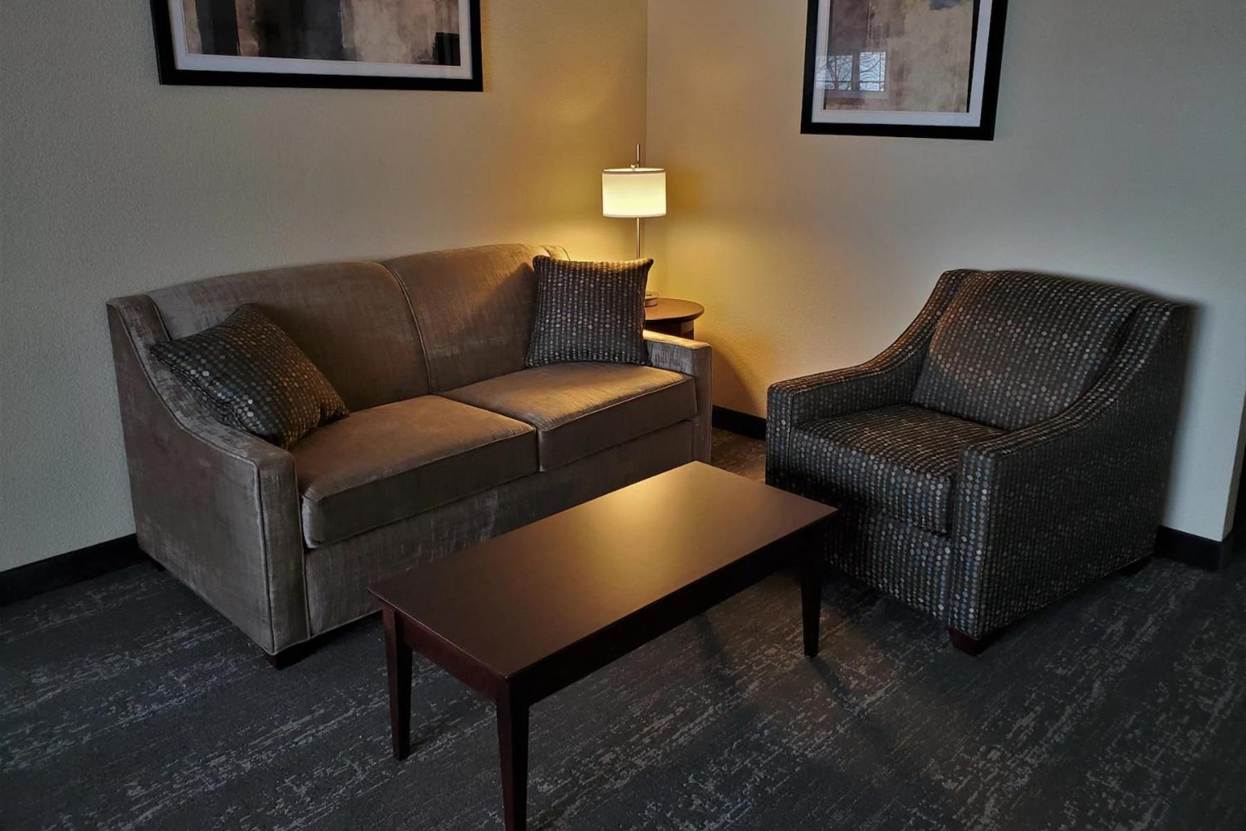 Deluxe Two Room Queen Suite - Disability Access - Non-Smoking  - Photo 7