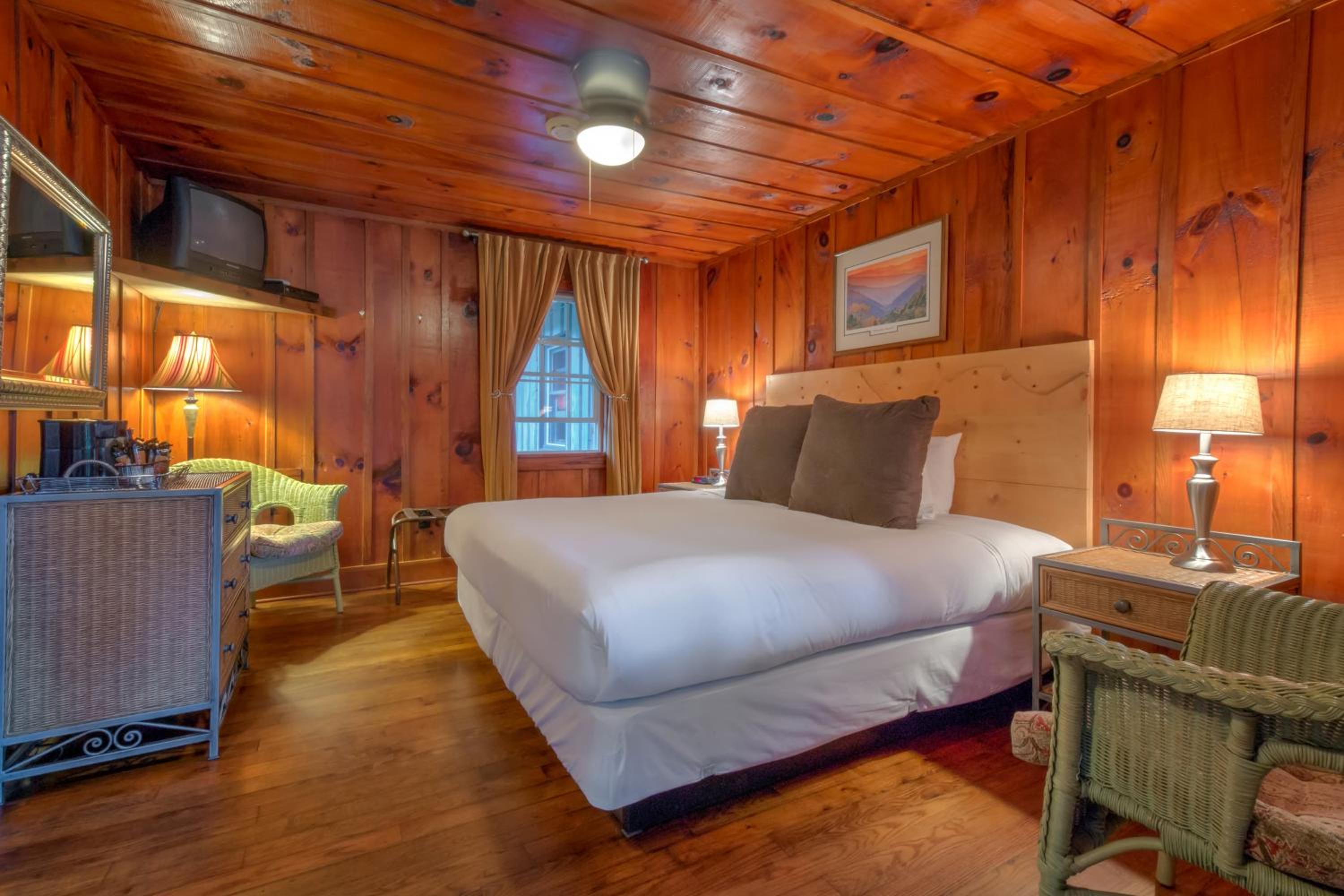 Deluxe King Room photo 1