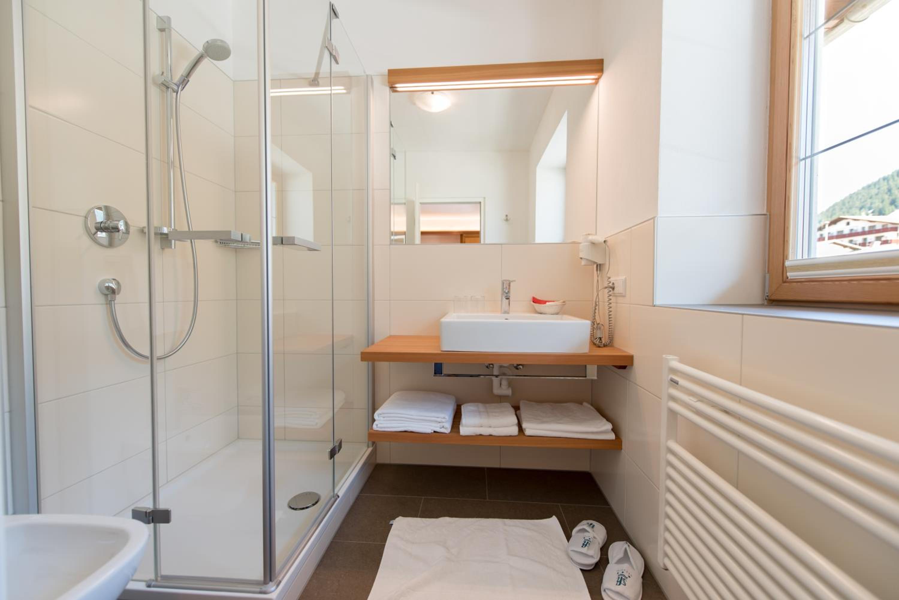 Double Room with Balcony - Photo 5