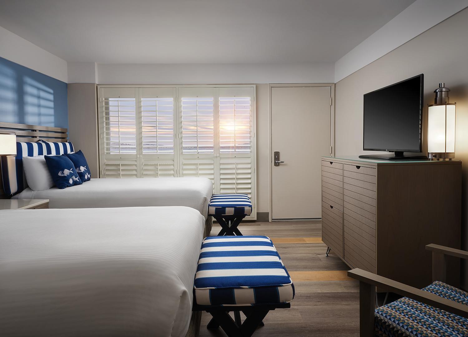 Double Room with Two Double Beds with Garden View - Photo 1