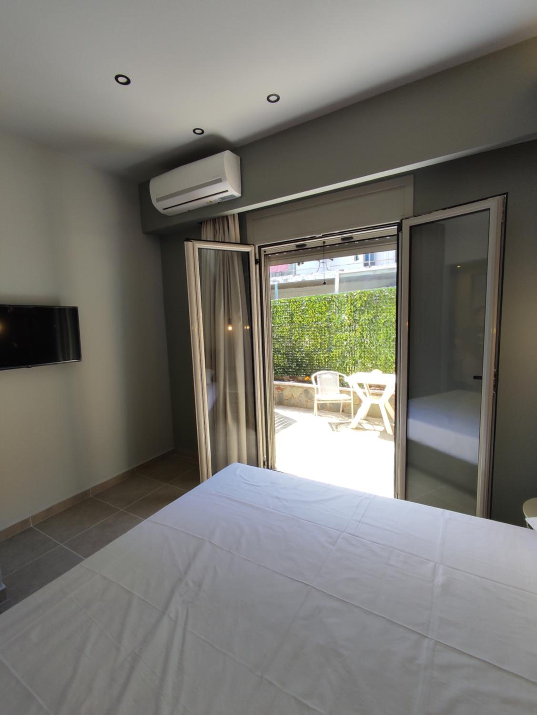 Deluxe Family Room - Photo 10