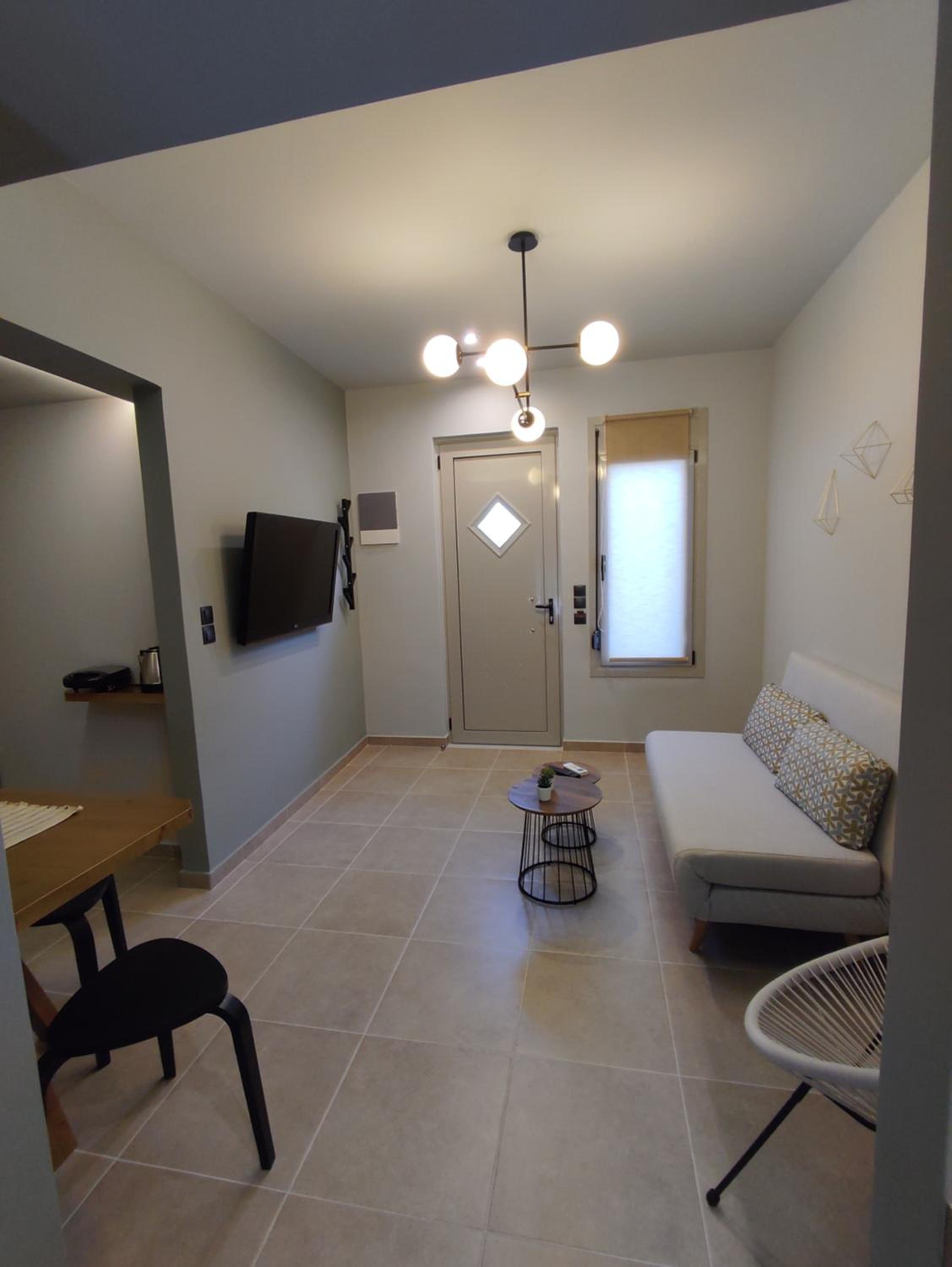 Deluxe Family Room - Photo 12