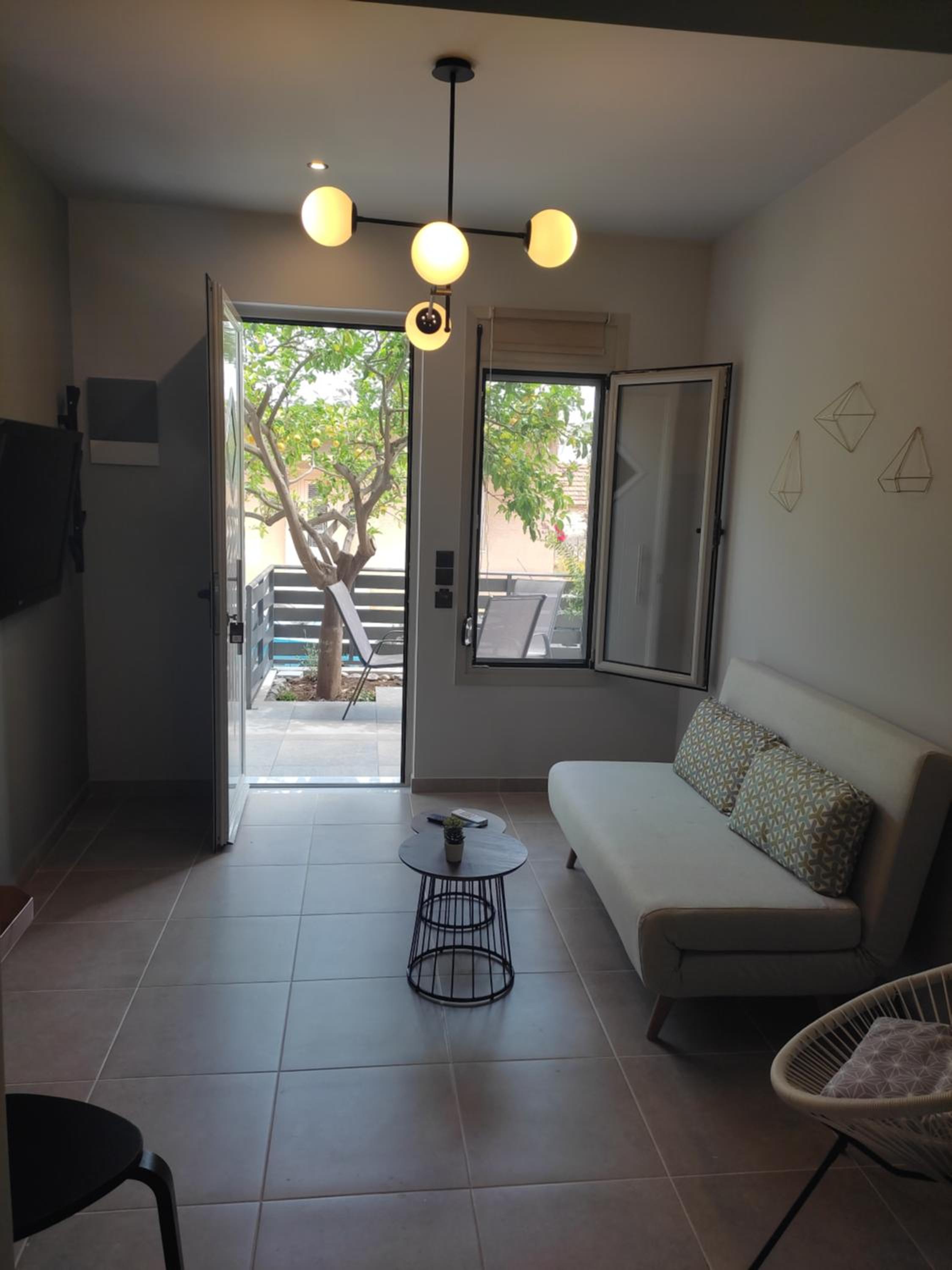 Deluxe Family Room - Photo 11