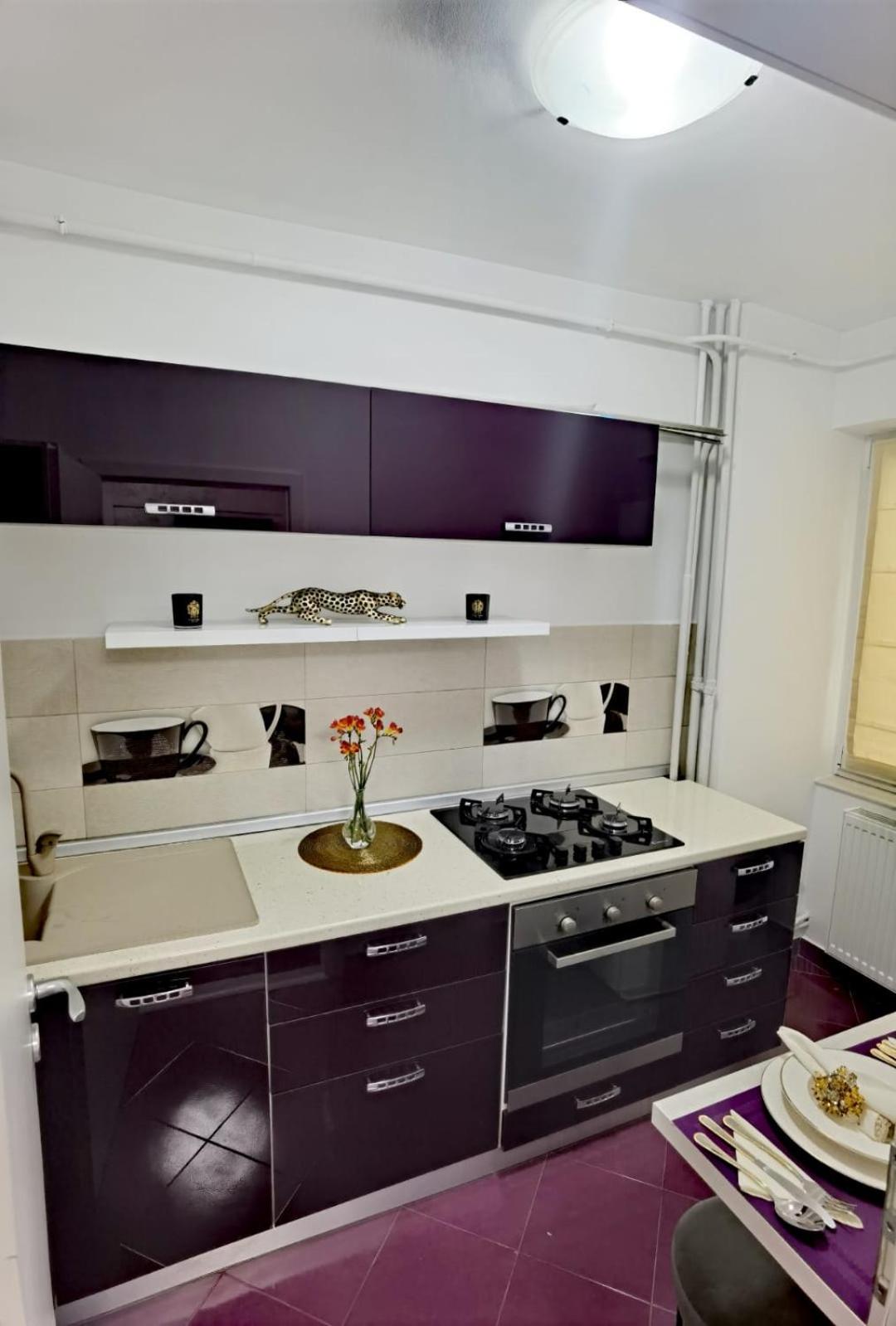 One-Bedroom Apartment - Photo 2